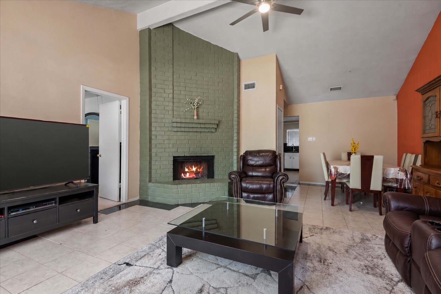9522 Wellsworth Drive Property Photo 4