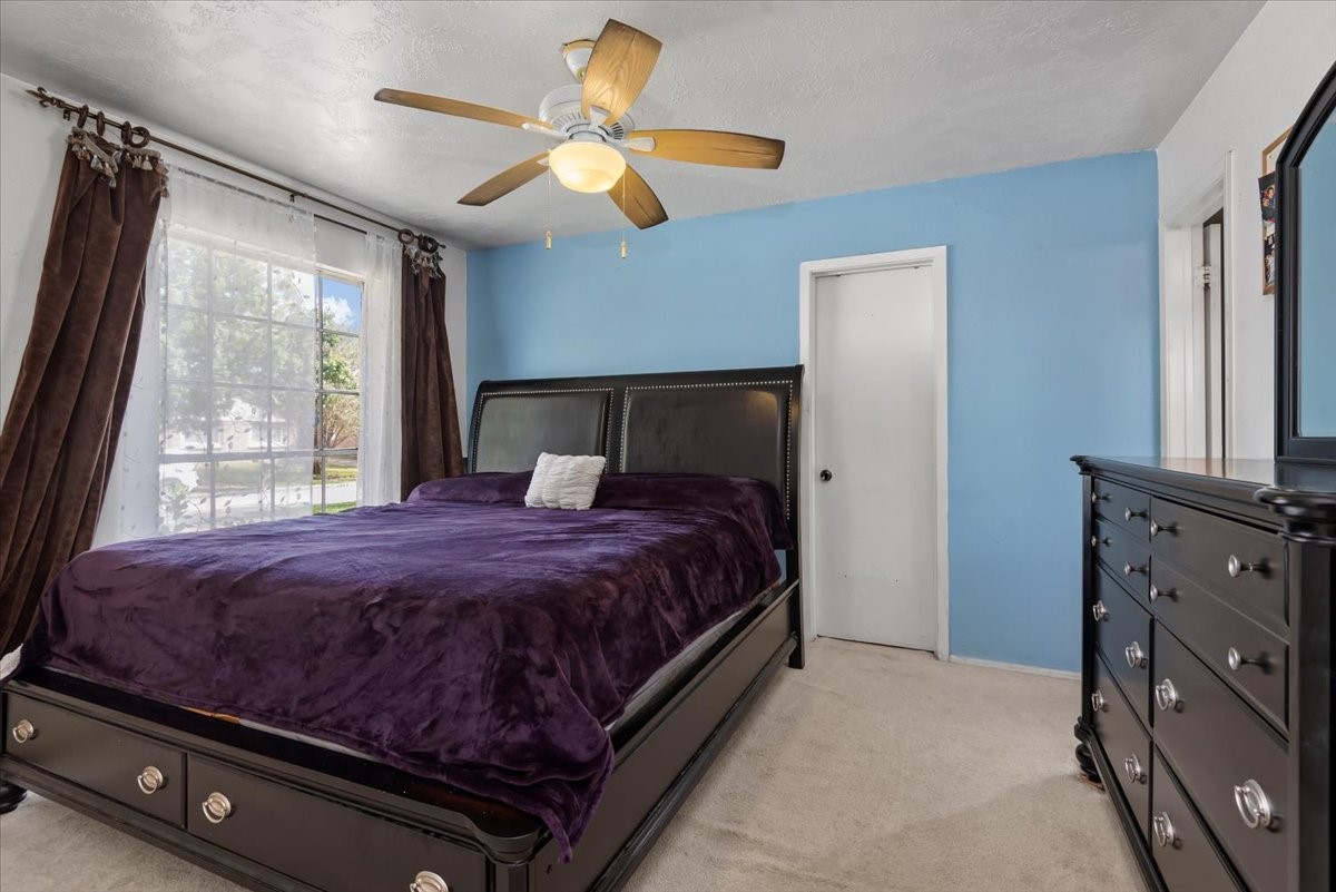 9522 Wellsworth Drive Property Photo 8