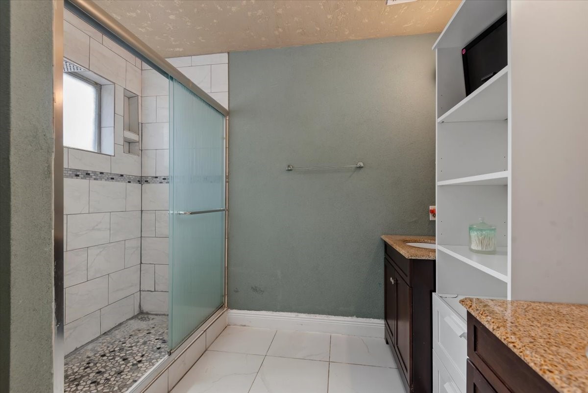 9522 Wellsworth Drive Property Photo 9