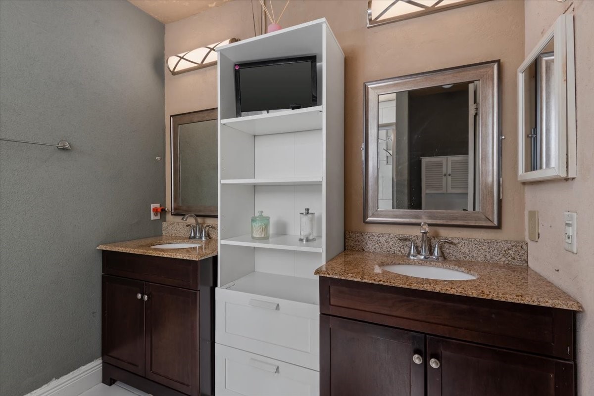 9522 Wellsworth Drive Property Photo 10