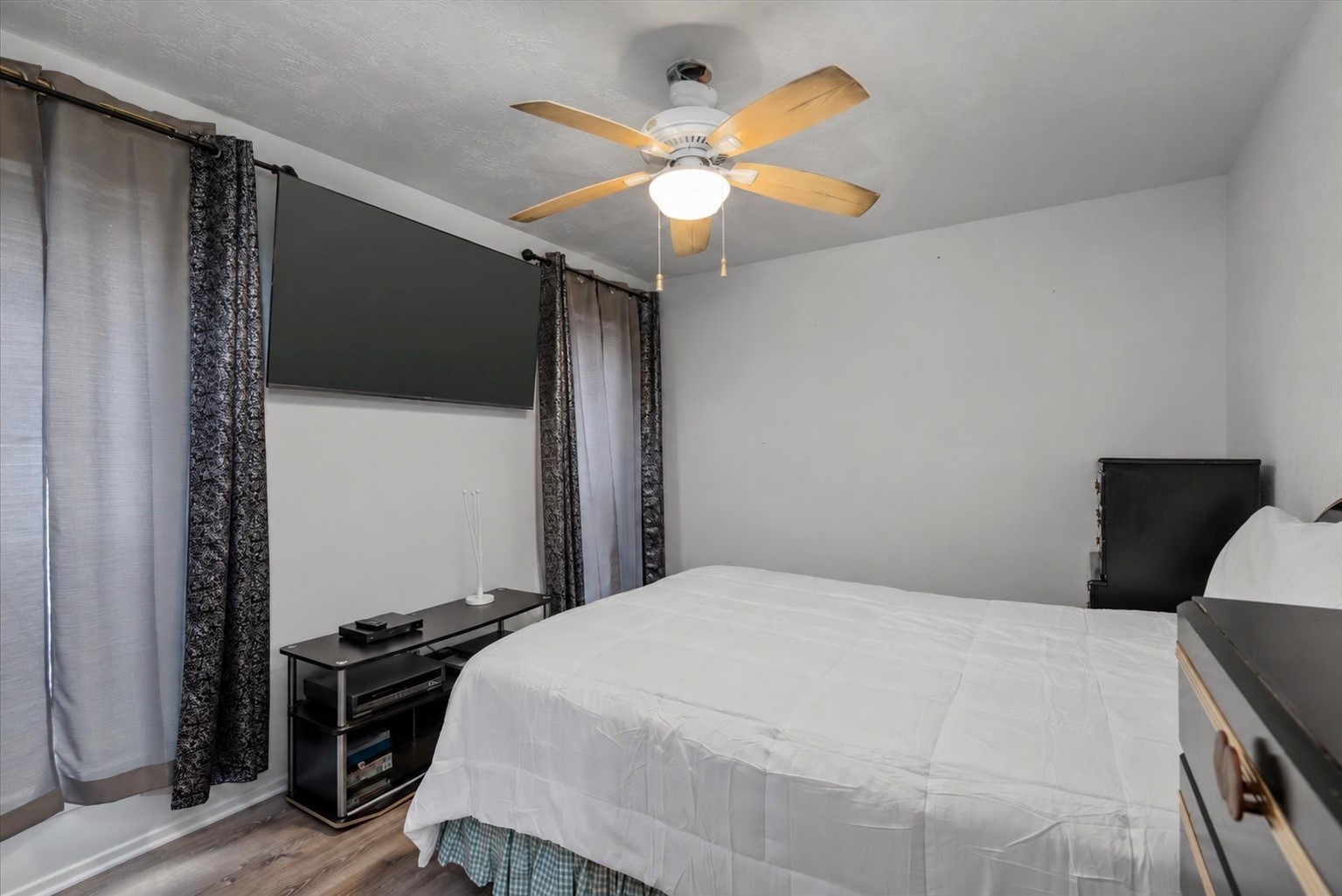 9522 Wellsworth Drive Property Photo 11