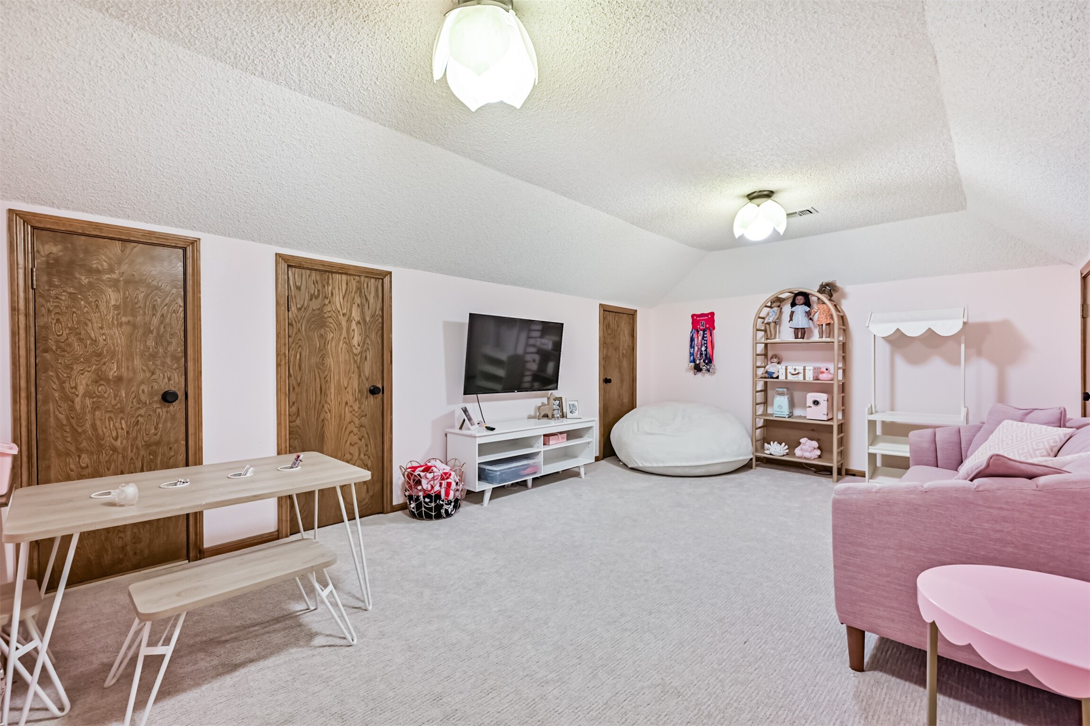 11 Haverford Lane Property Photo 34