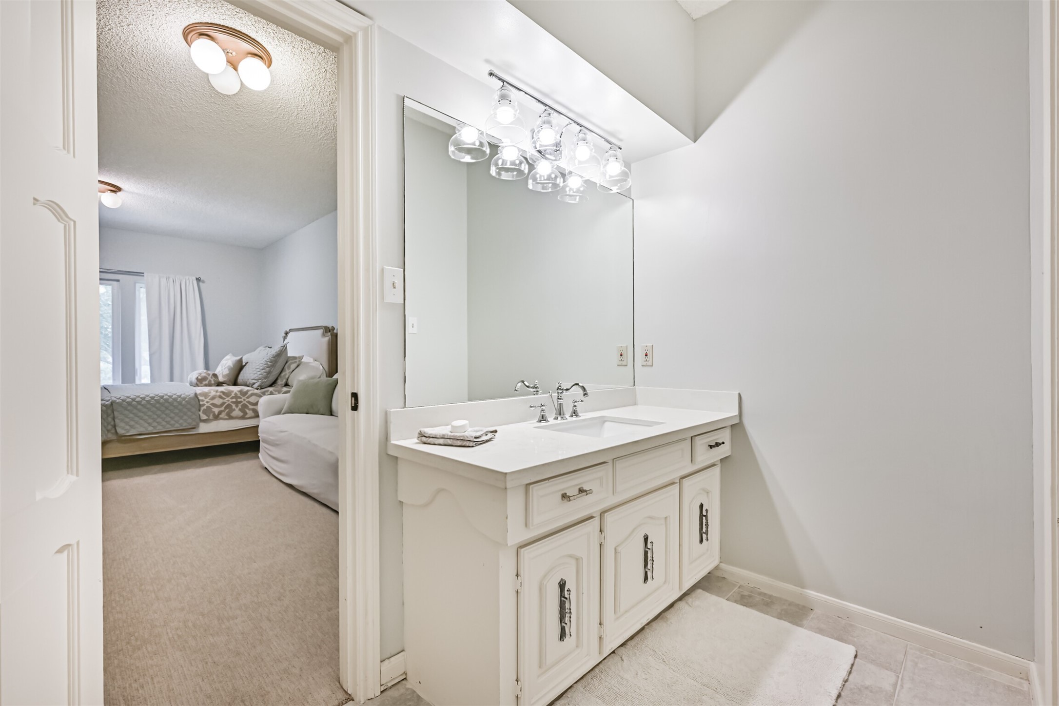 11 Haverford Lane Property Photo 37