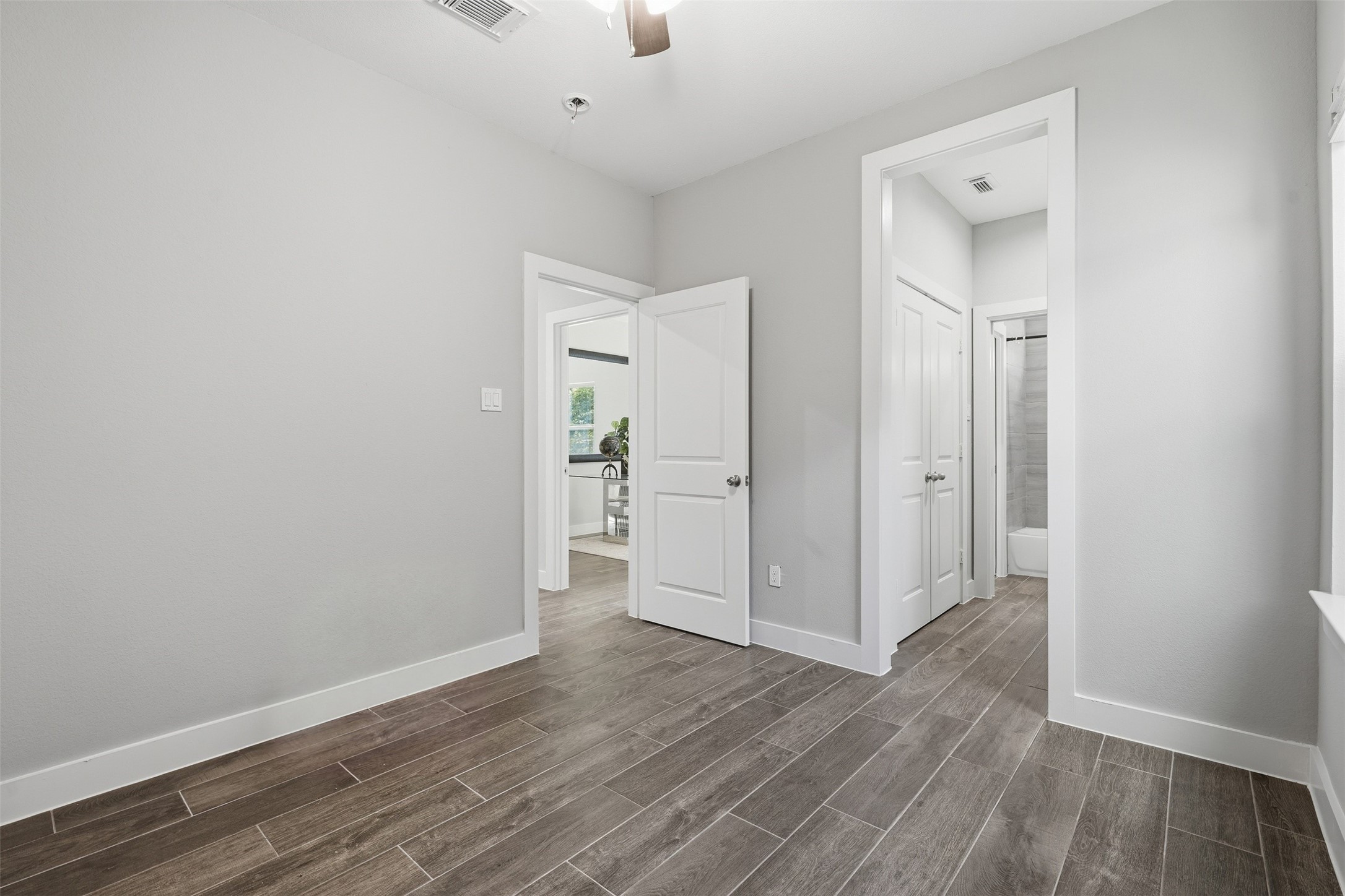 4704 Hershe Street Property Photo 18