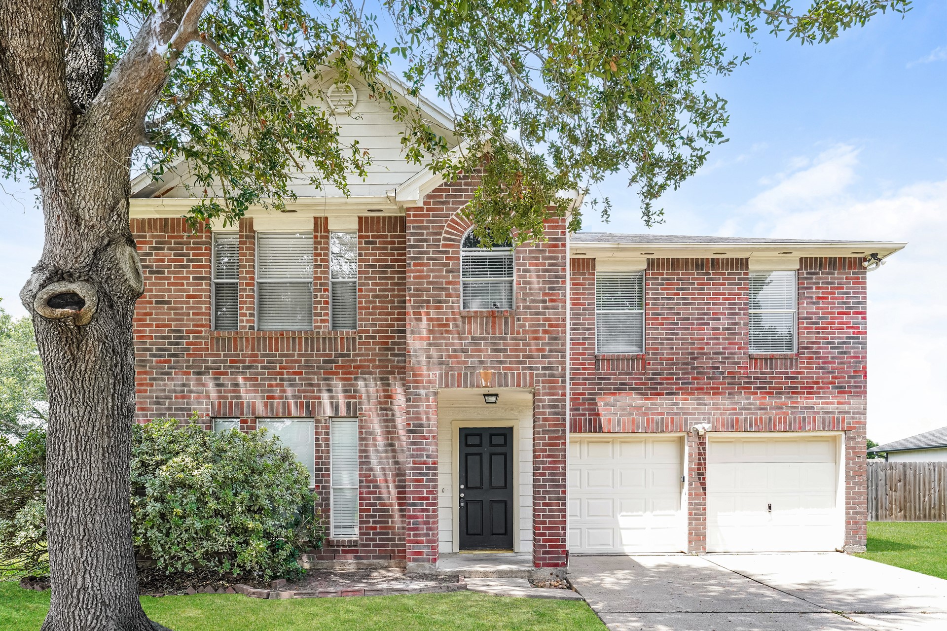 518 Foxglove Drive Property Photo 1