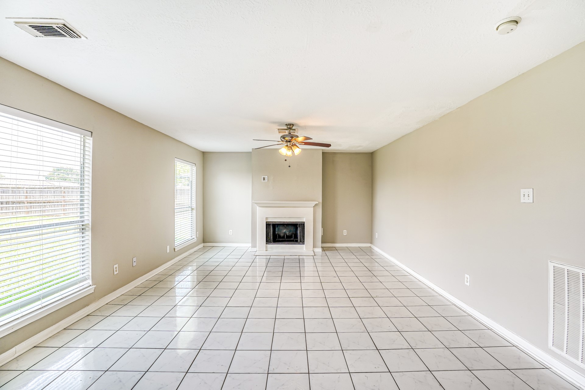 518 Foxglove Drive Property Photo 2