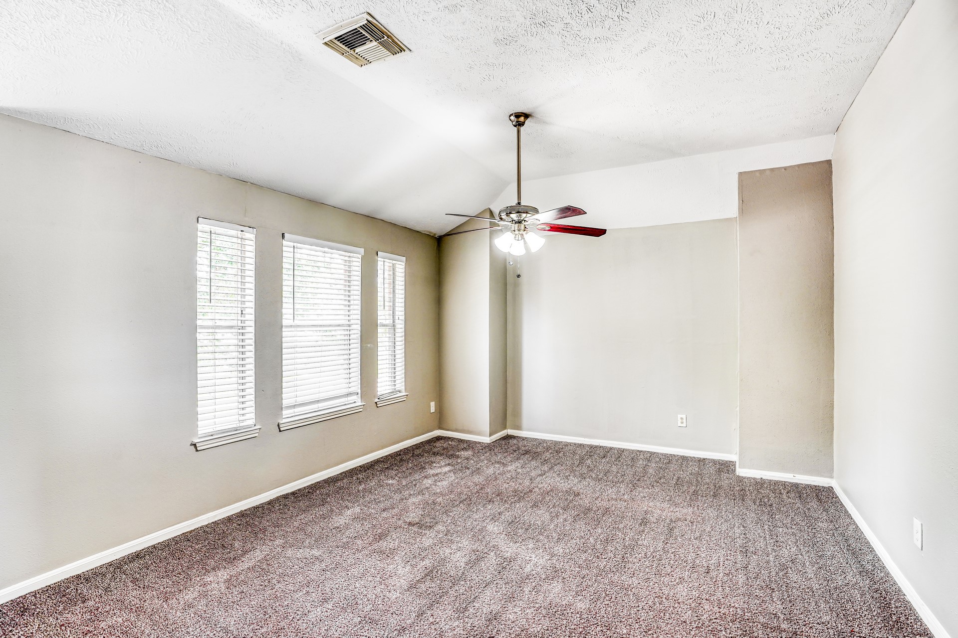 518 Foxglove Drive Property Photo 9