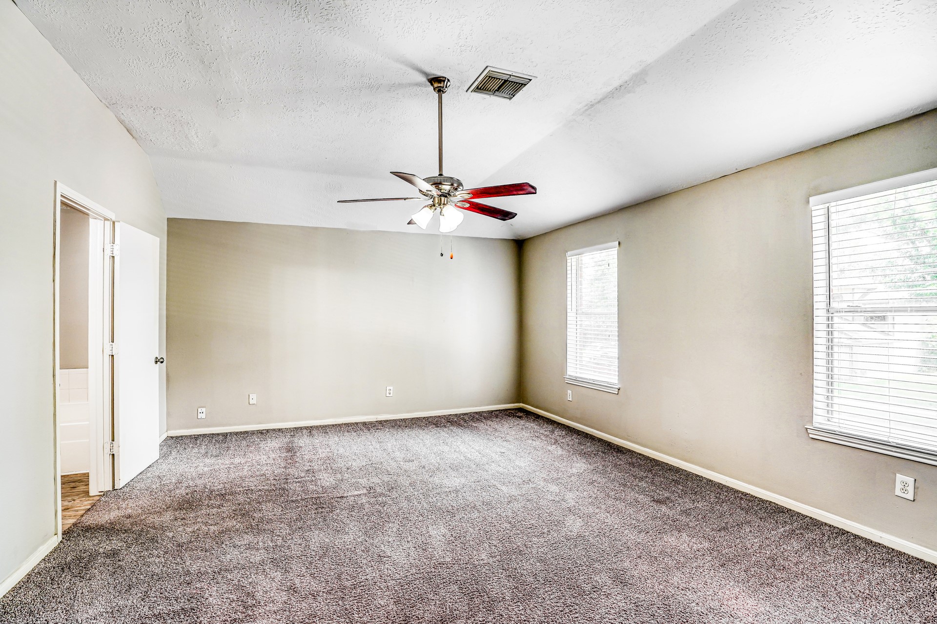 518 Foxglove Drive Property Photo 10