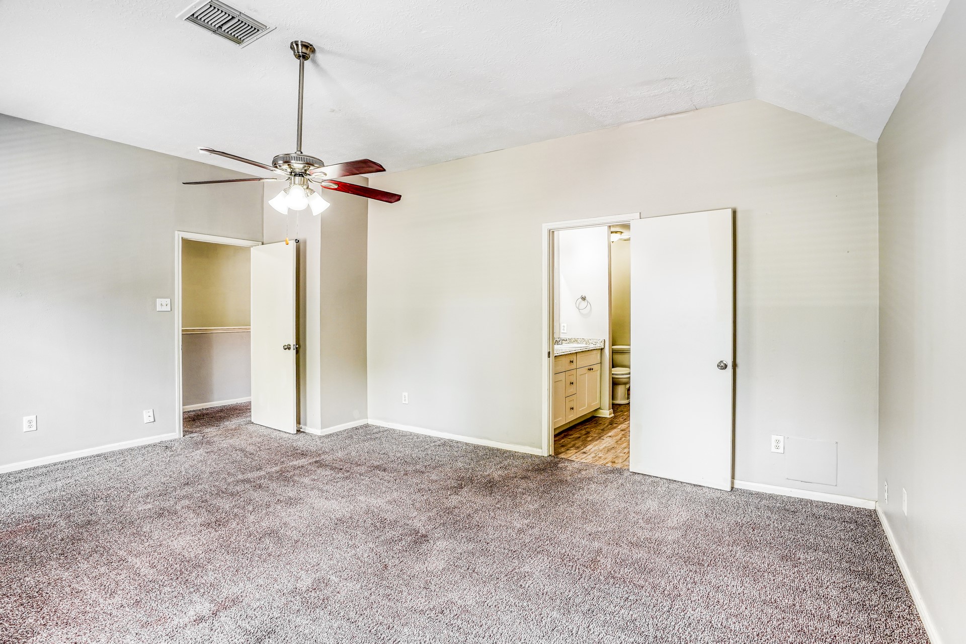 518 Foxglove Drive Property Photo 12