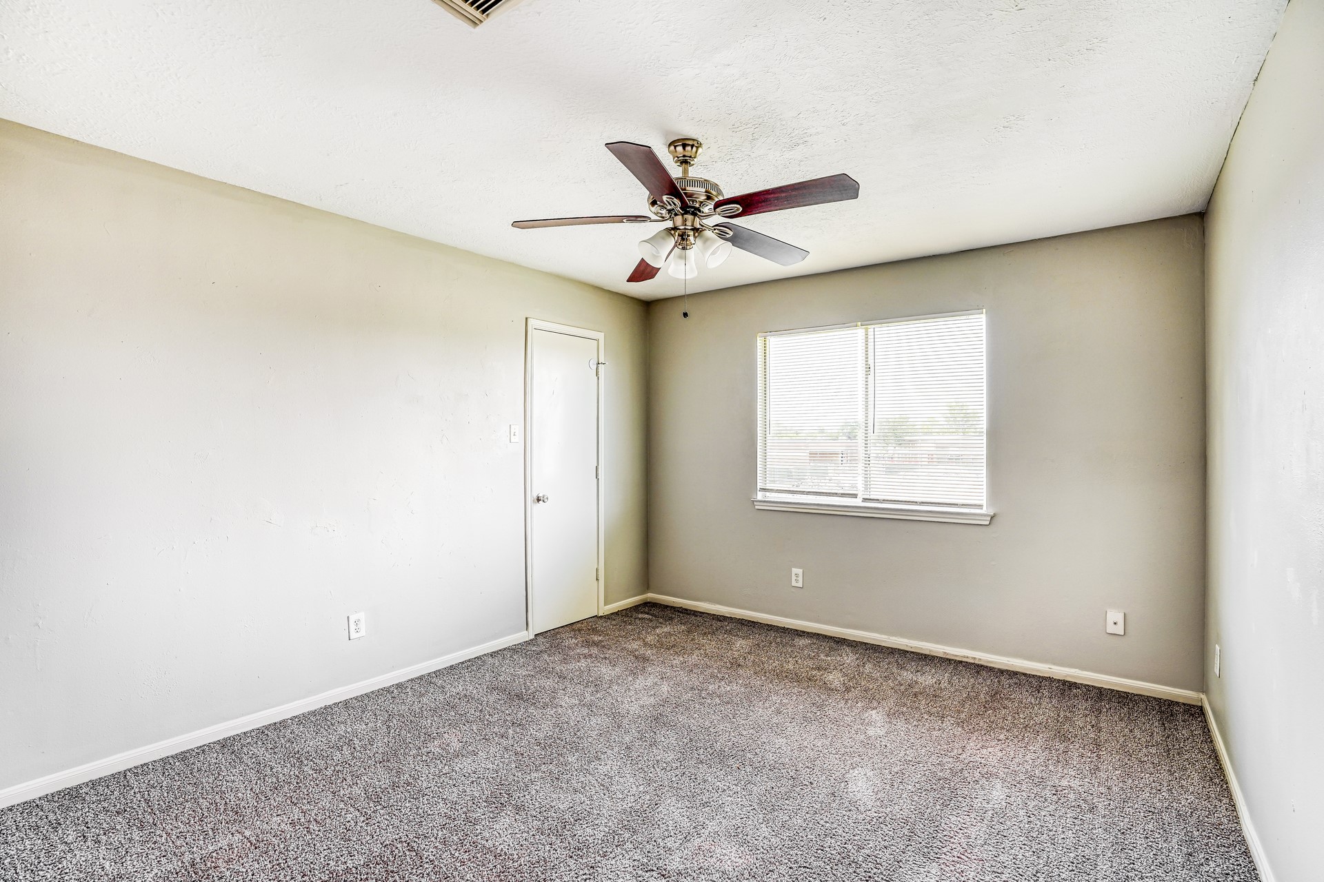 518 Foxglove Drive Property Photo 14