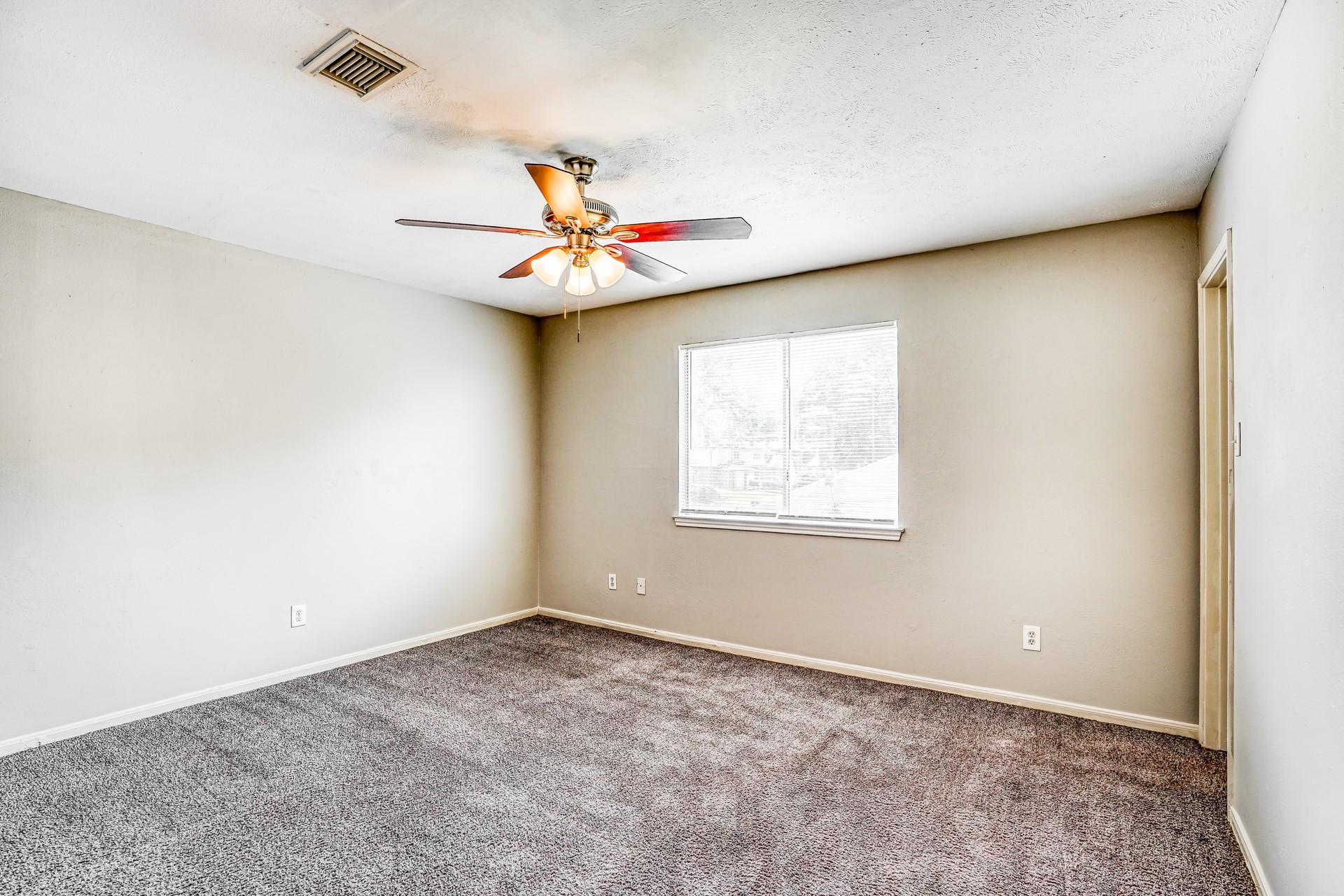 518 Foxglove Drive Property Photo 15