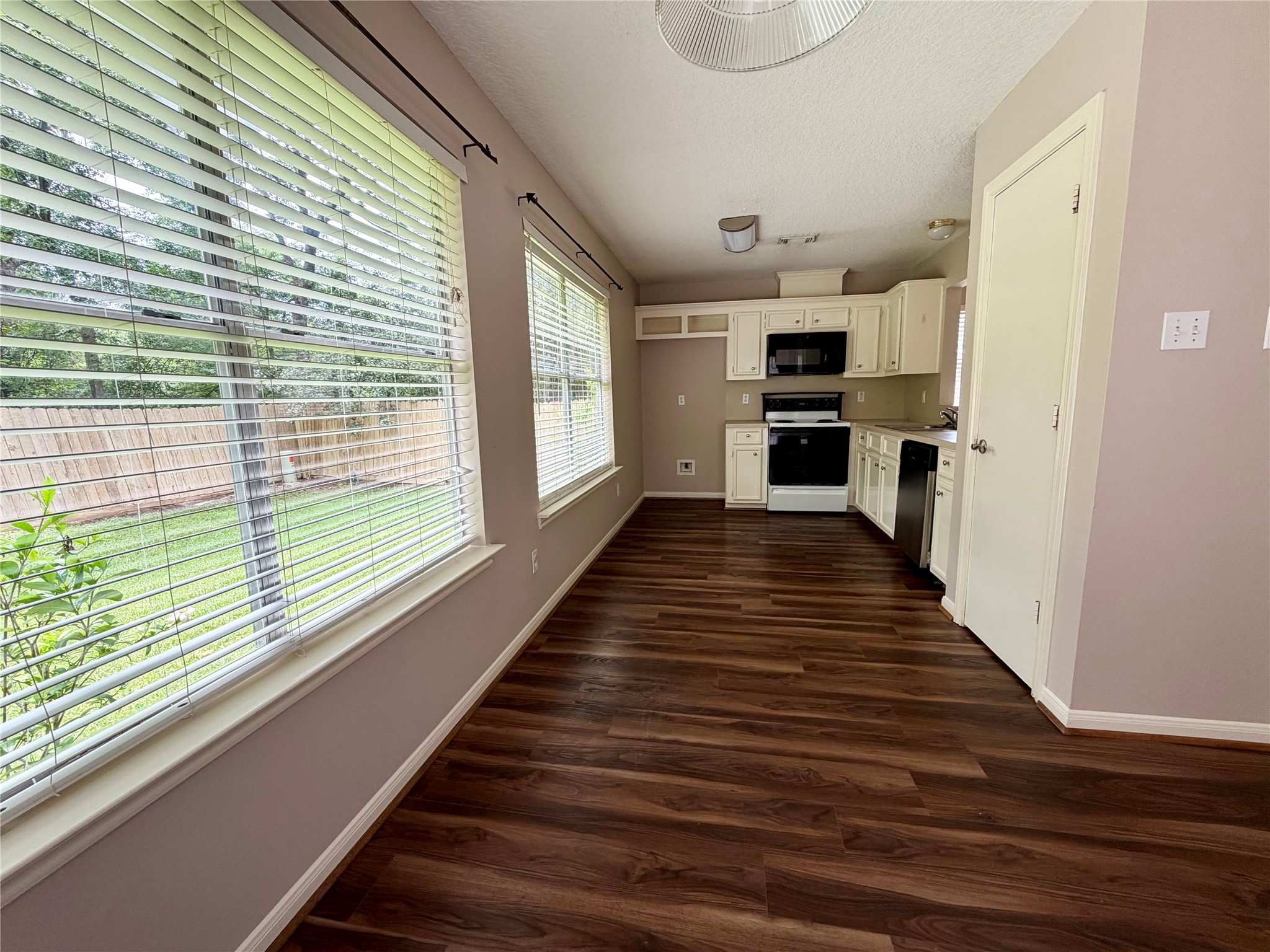 4006 Hunnington Drive Property Photo 8