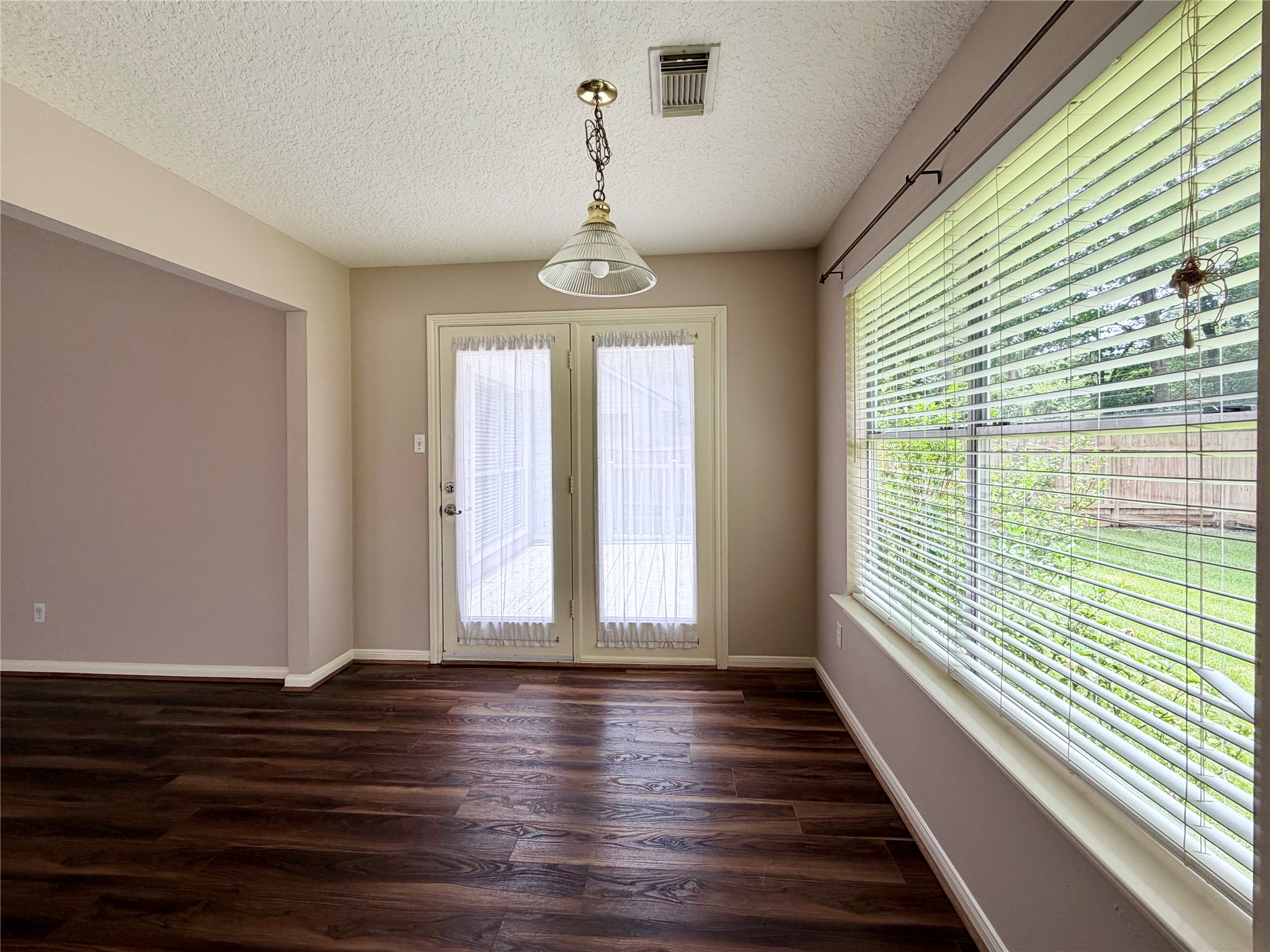4006 Hunnington Drive Property Photo 11