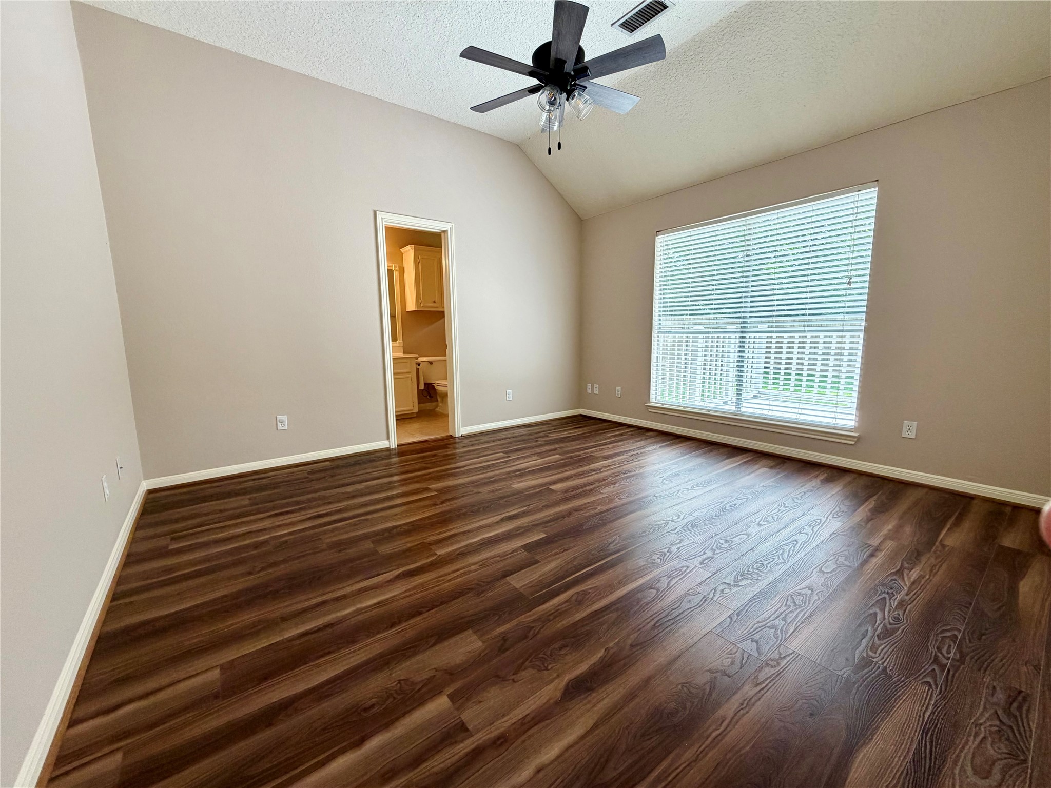 4006 Hunnington Drive Property Photo 16