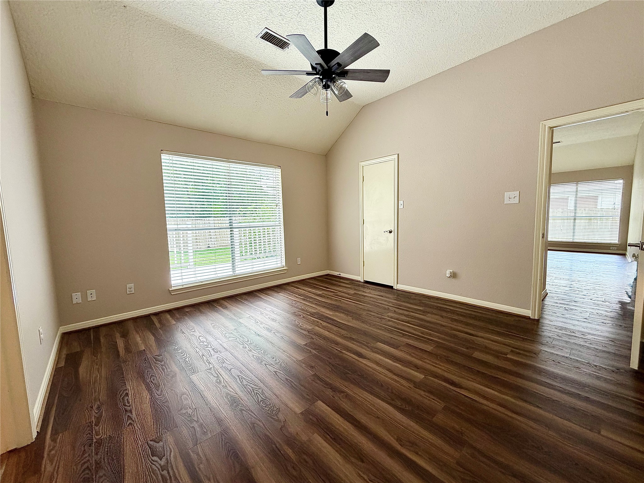 4006 Hunnington Drive Property Photo 18