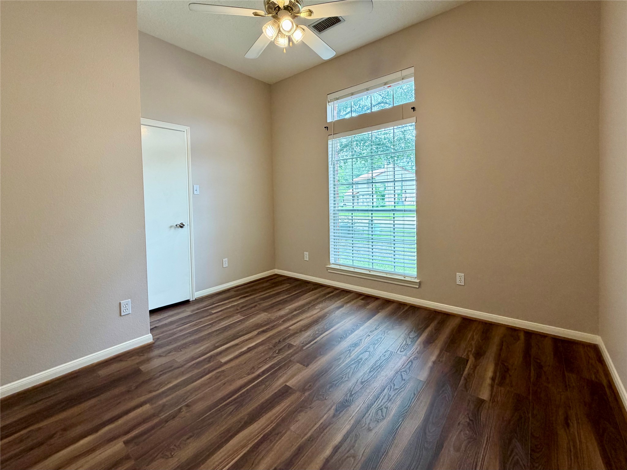4006 Hunnington Drive Property Photo 19