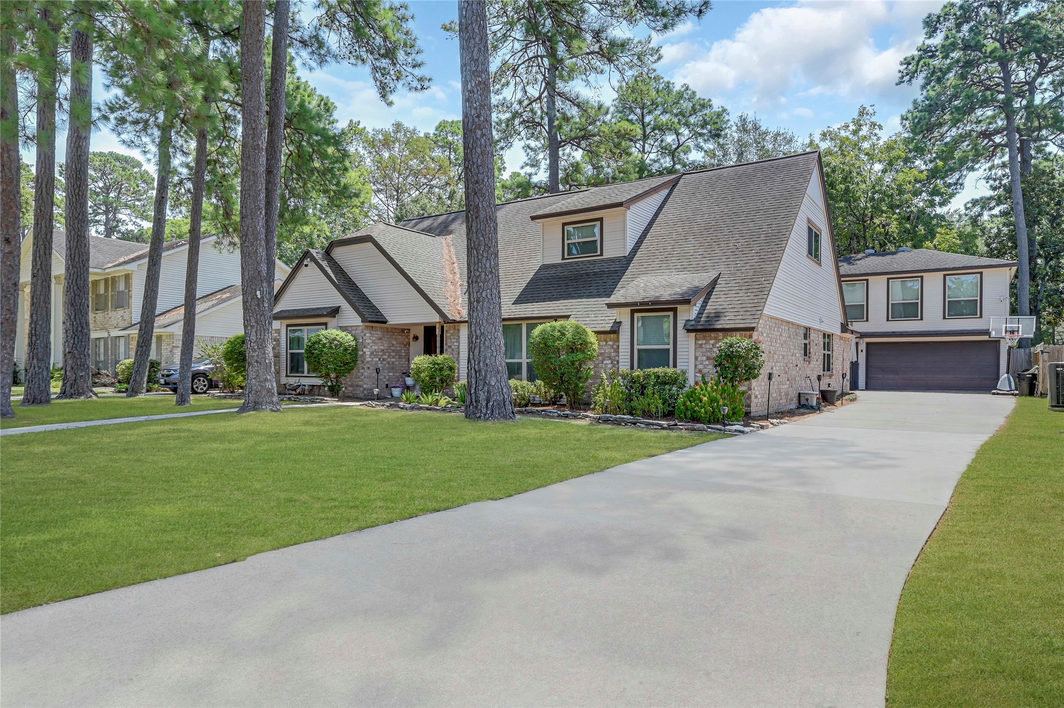 10807 Glenway Drive Property Photo 2