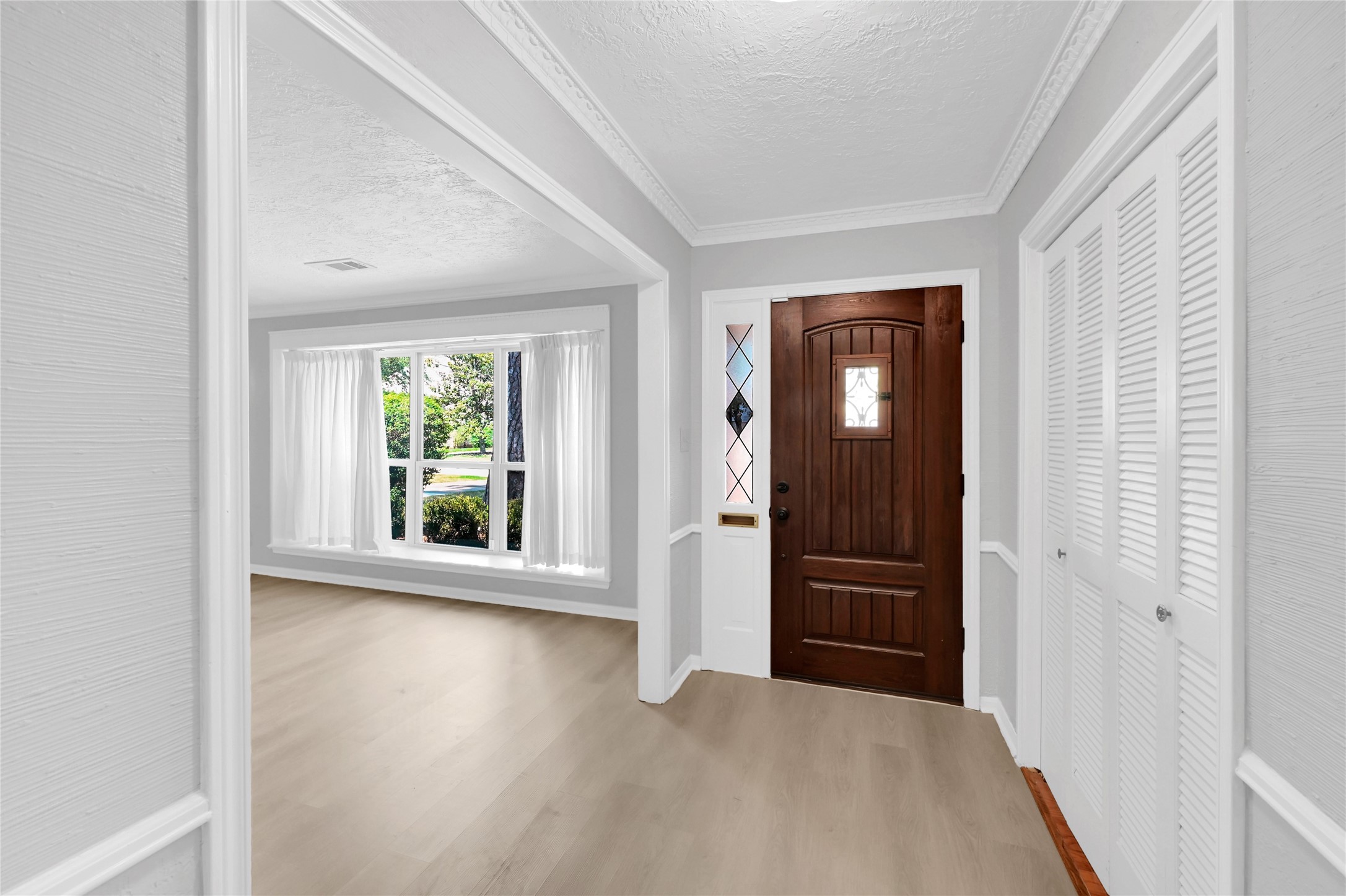 10807 Glenway Drive Property Photo 3