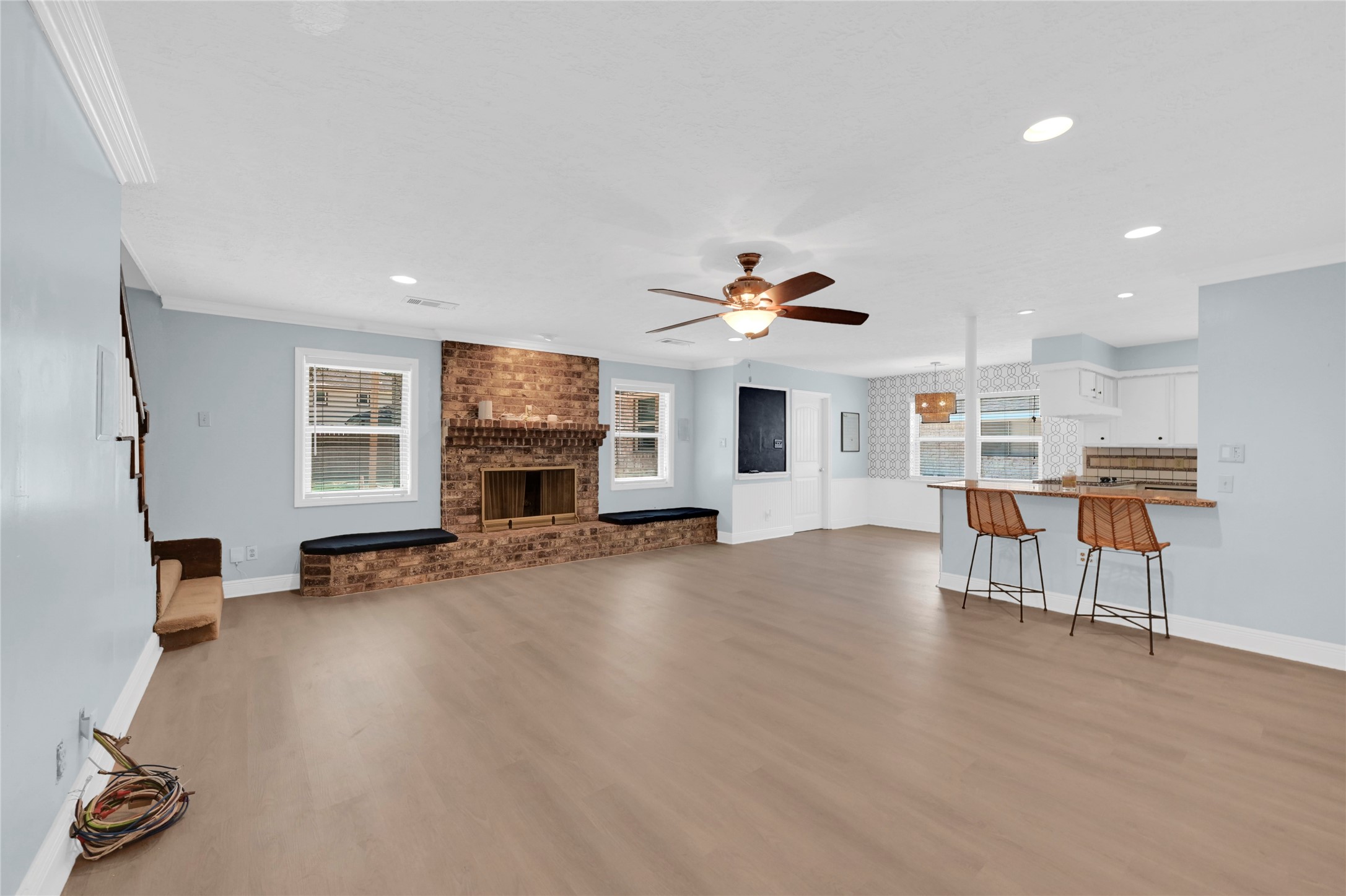 10807 Glenway Drive Property Photo 7