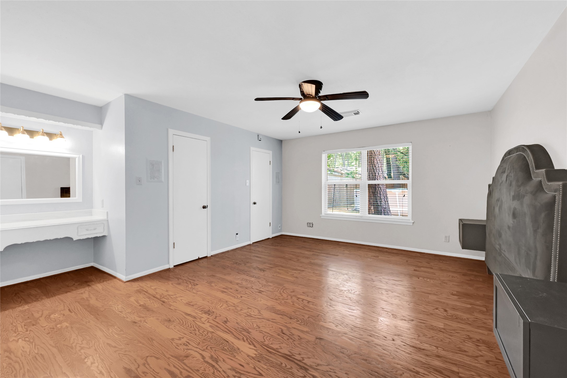 10807 Glenway Drive Property Photo 8