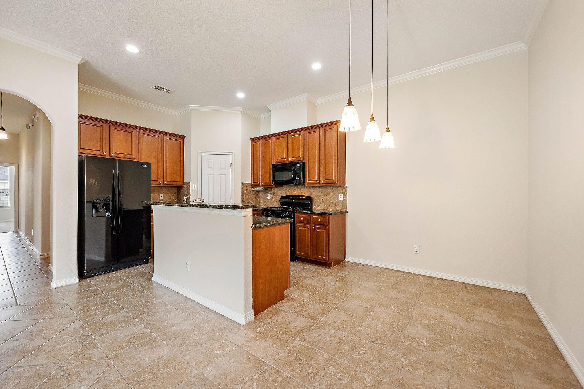 912 Sweet Pine Drive Property Photo 6