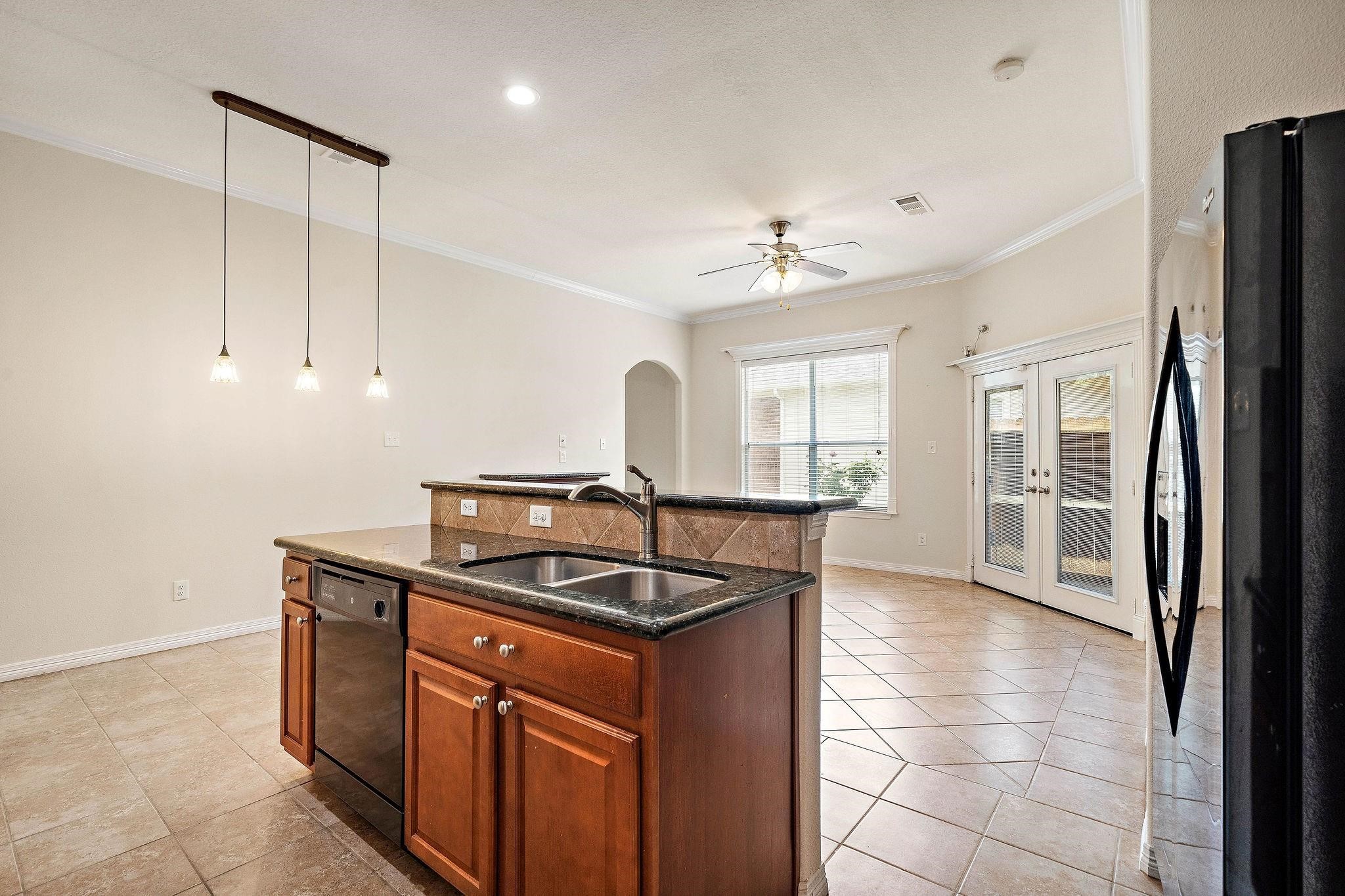 912 Sweet Pine Drive Property Photo 9