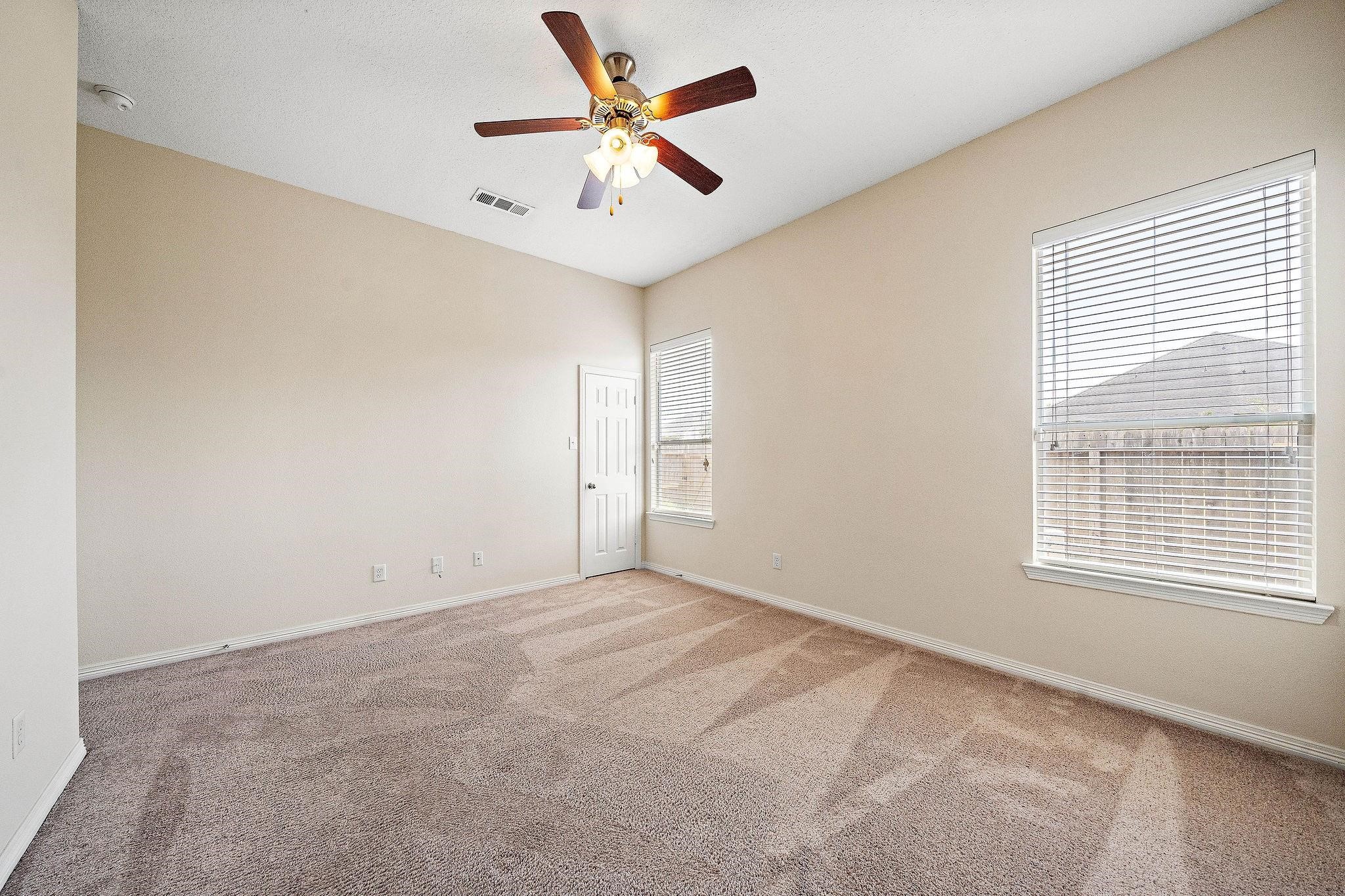 912 Sweet Pine Drive Property Photo 13
