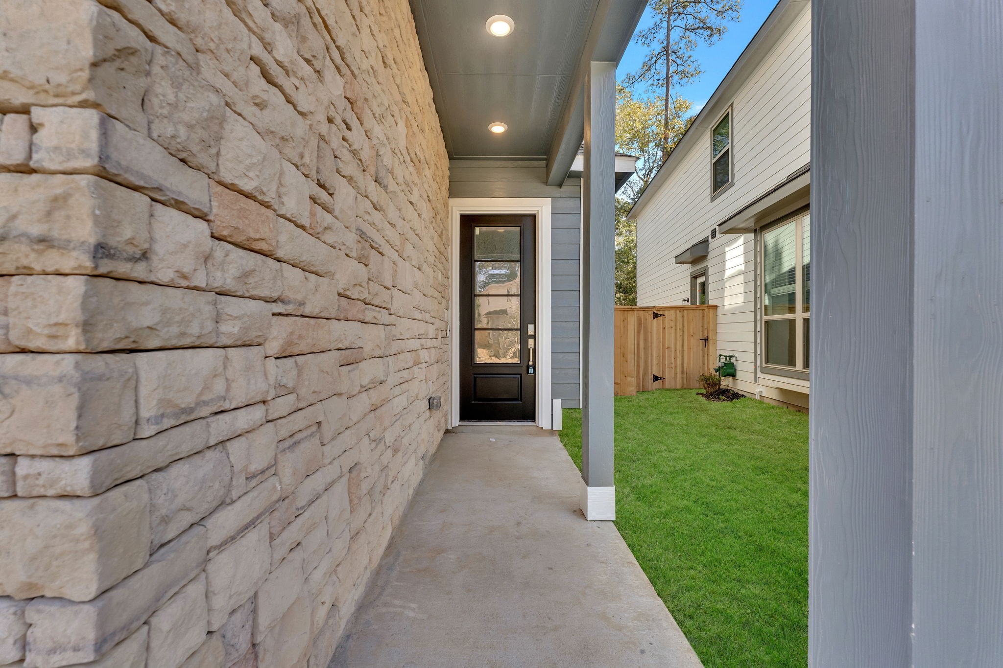 661 Royal Arch Drive Property Photo 6