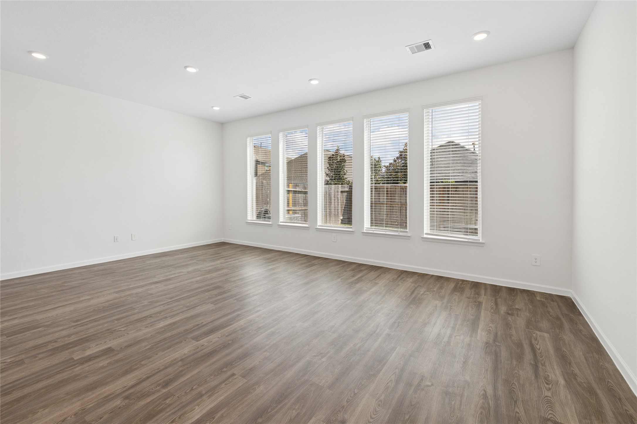 661 Royal Arch Drive Property Photo 13