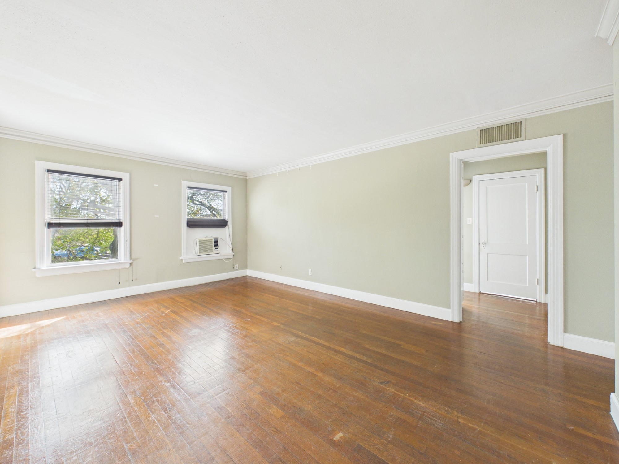 1920 Richmond Avenue 4 Property Photo 5