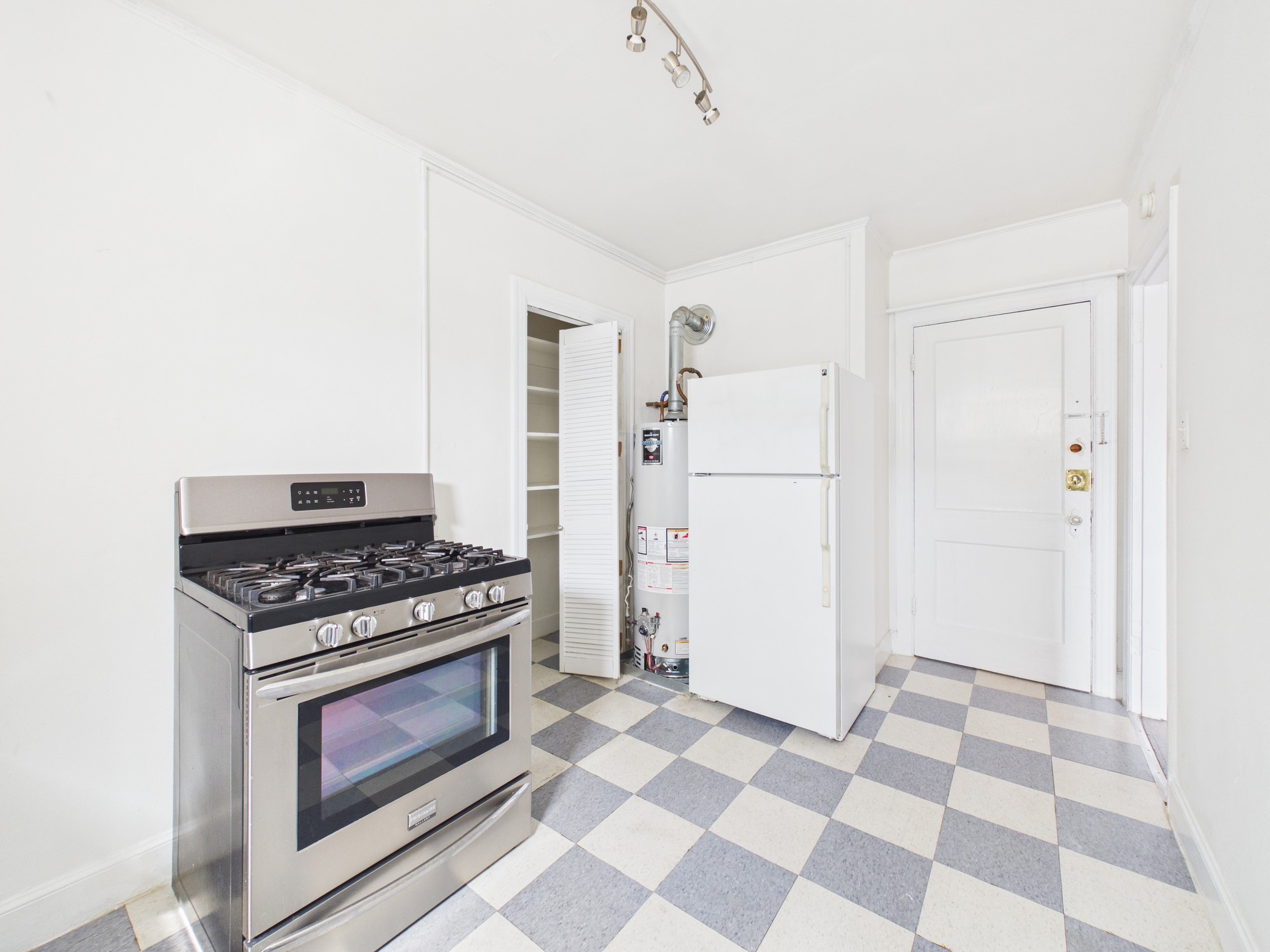 1920 Richmond Avenue 4 Property Photo 15