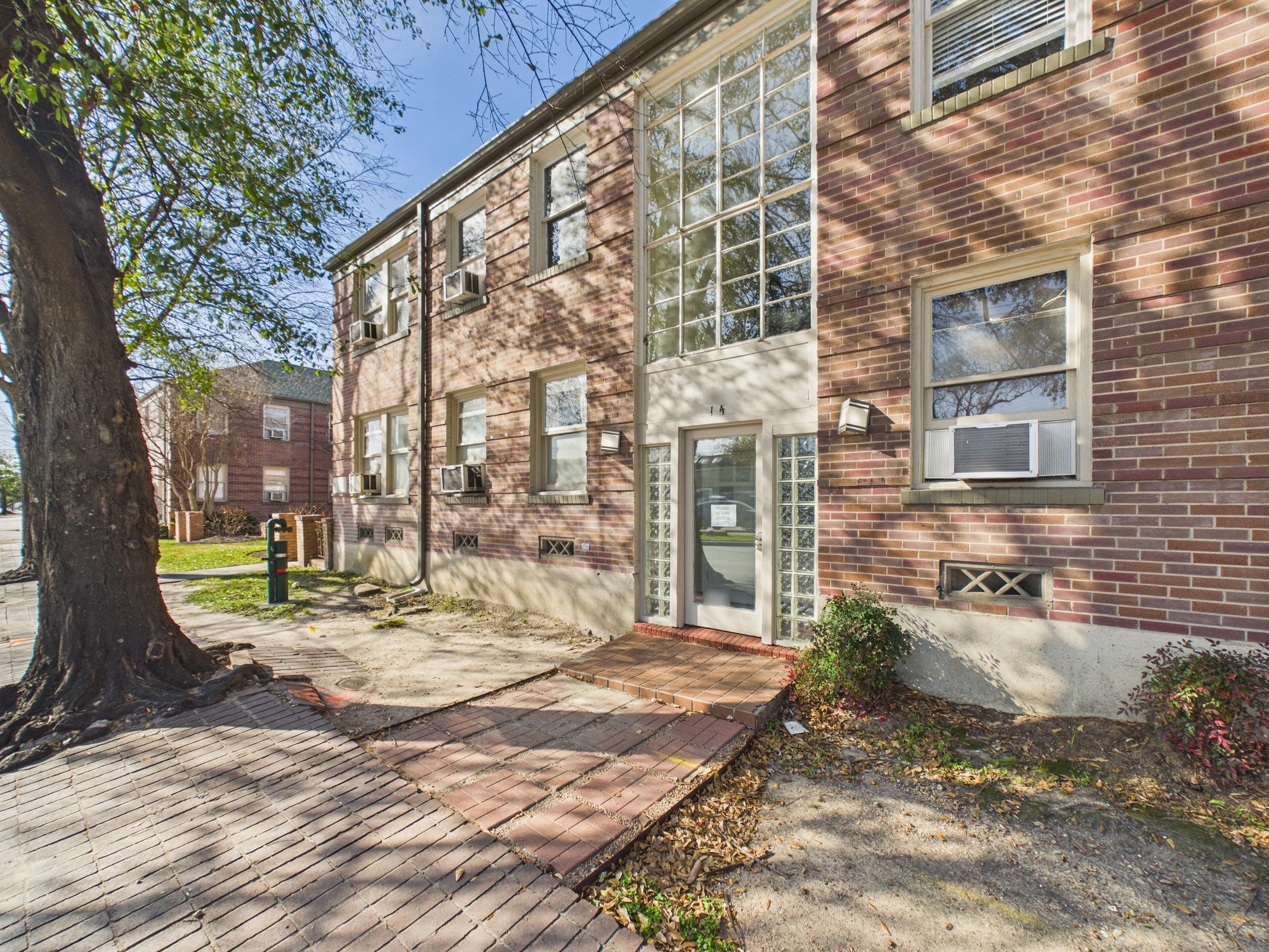 1920 Richmond Avenue 4 Property Photo 17