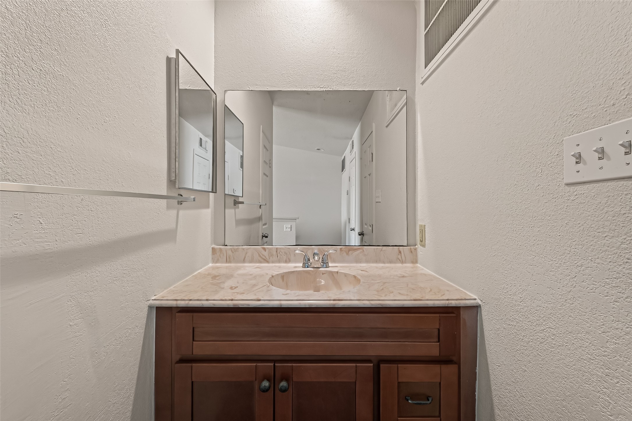 2110 Wilcrest Drive 123 Property Photo 28