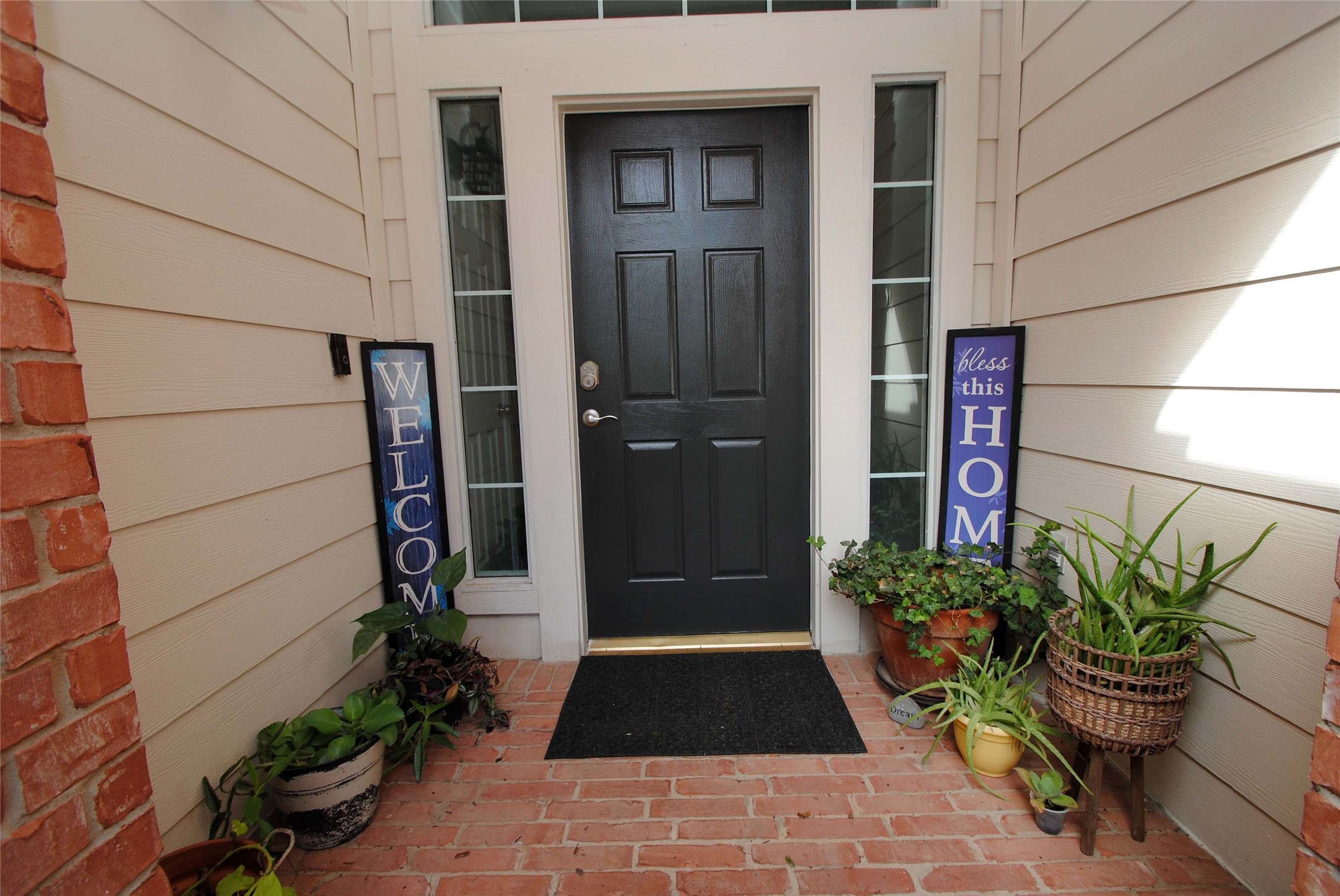 10519 Village Lake Drive Property Photo 4