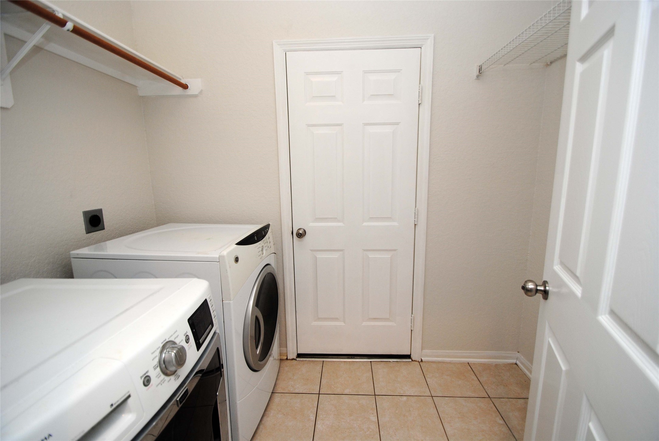 10519 Village Lake Drive Property Photo 5