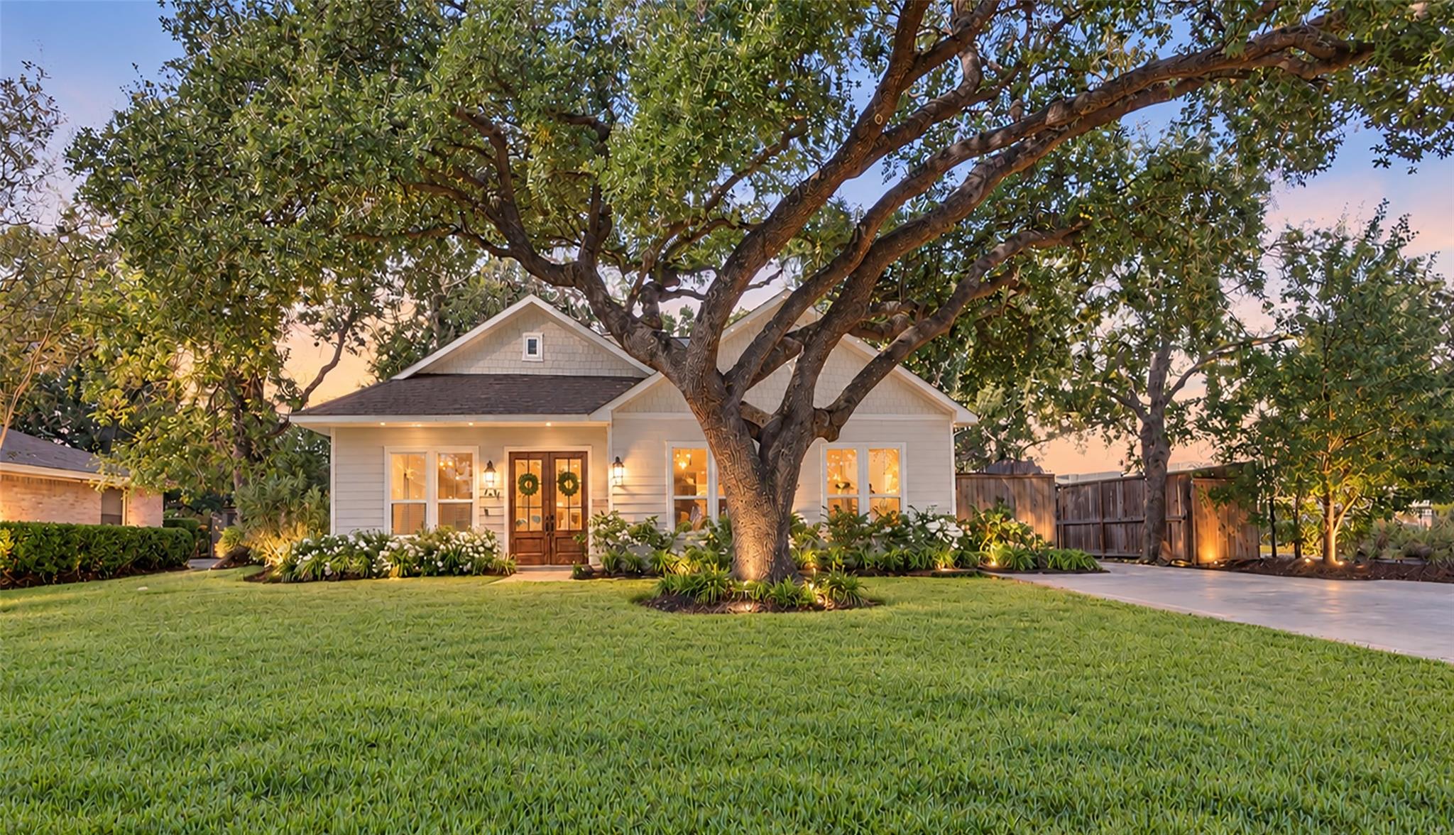702 W 41st Street, Houston Tx 77018 Property Photo 1