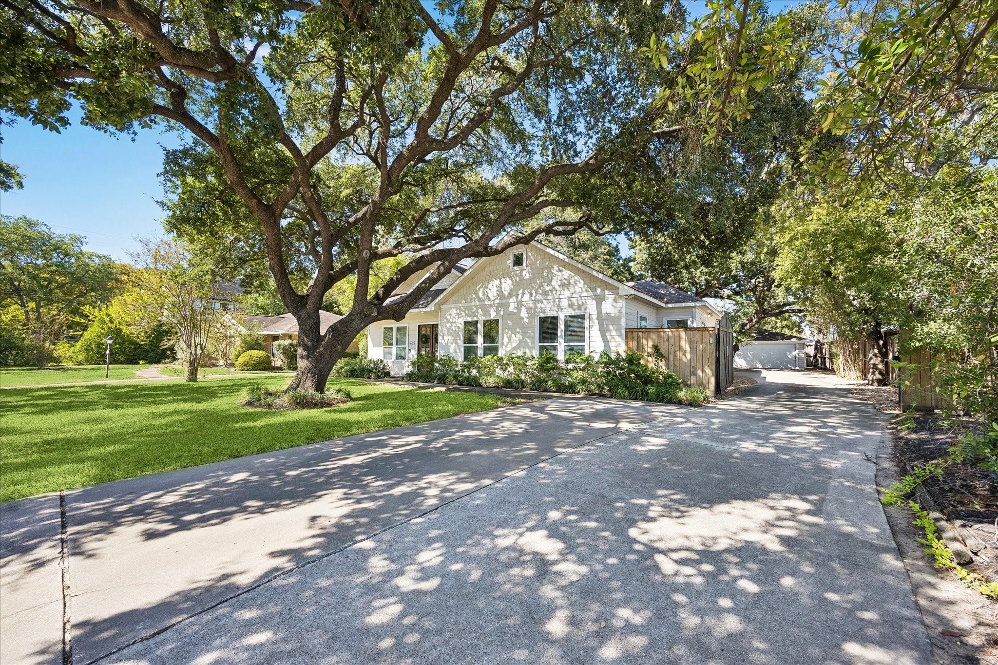 702 W 41st Street, Houston Tx 77018 Property Photo 4