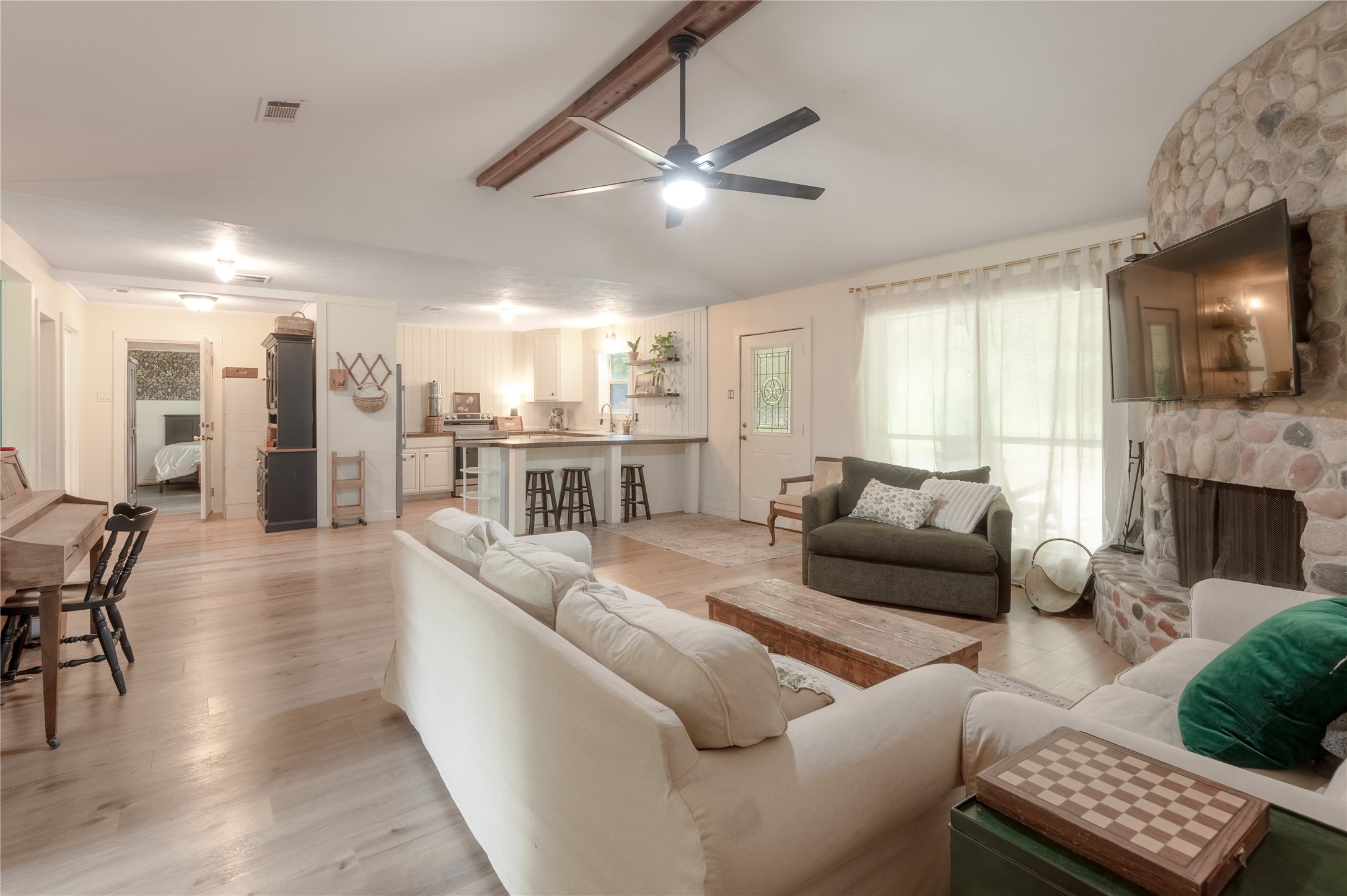 347 Shelby Property Photo 8