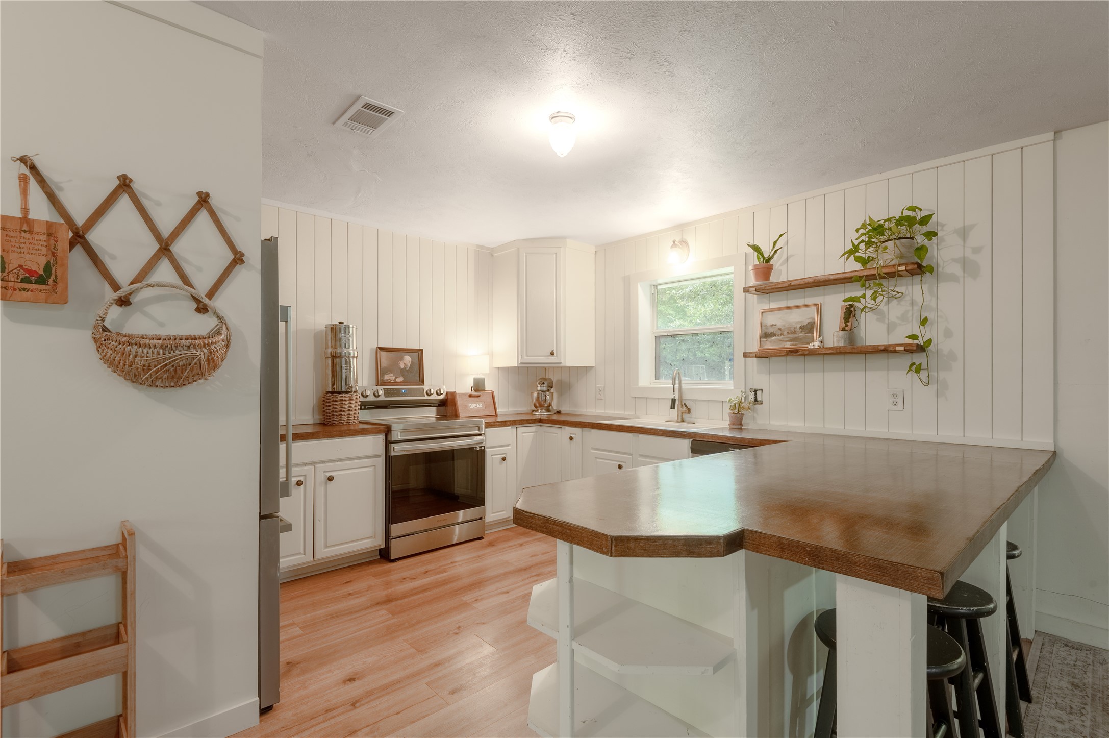 347 Shelby Property Photo 11