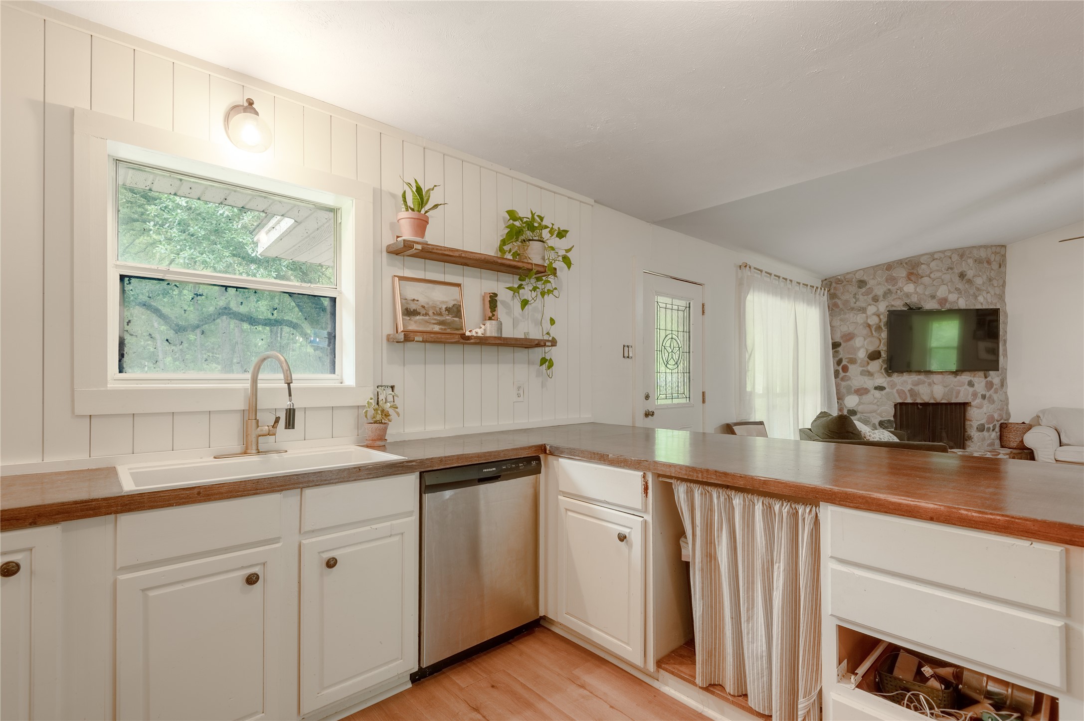 347 Shelby Property Photo 12