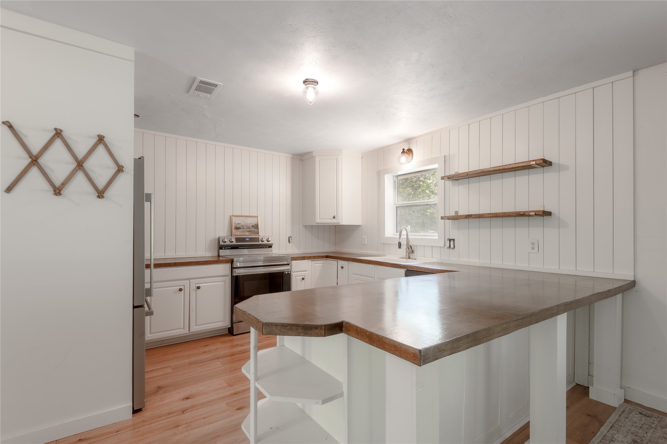 347 Shelby Property Photo 13