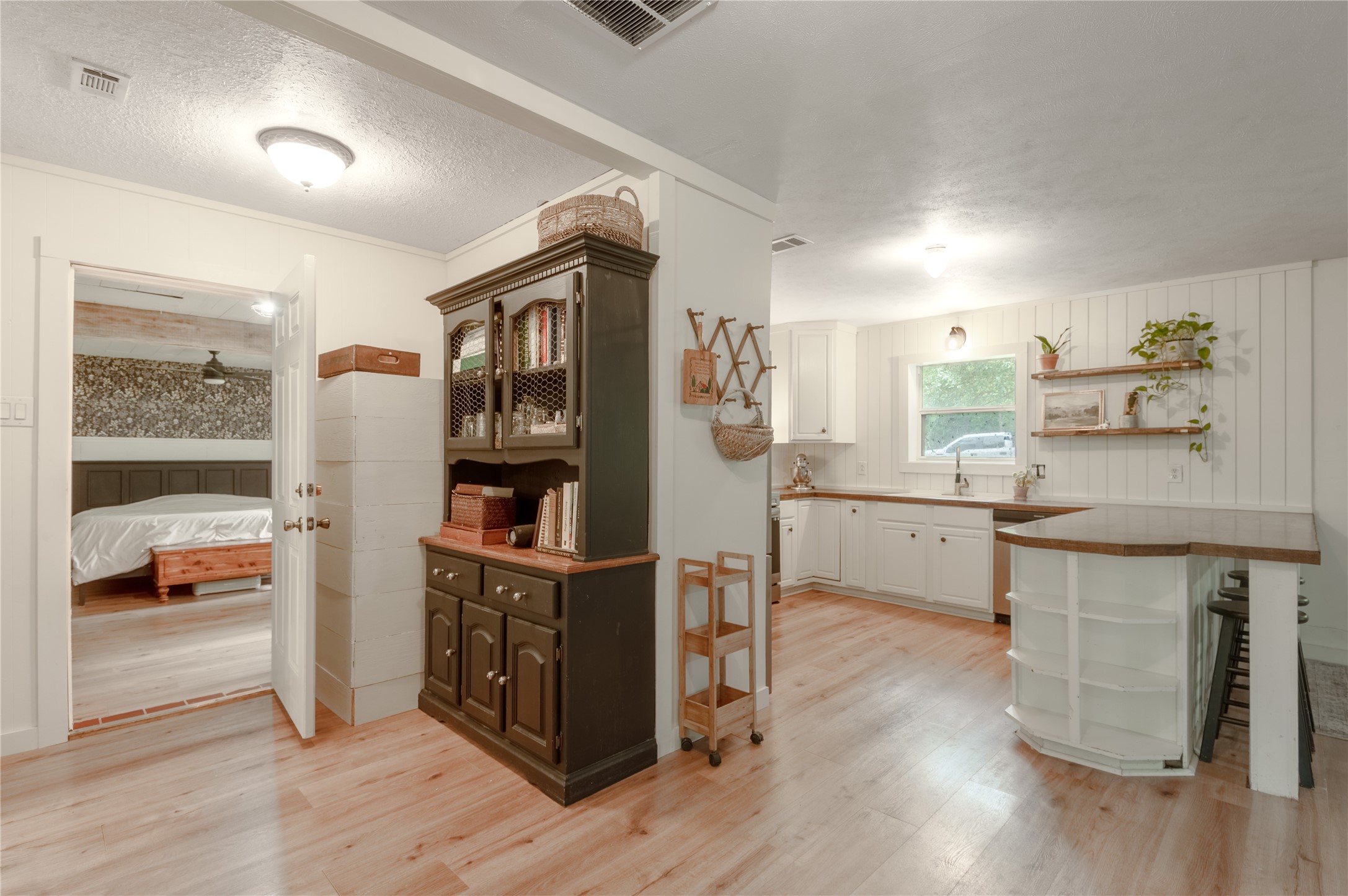 347 Shelby Property Photo 16