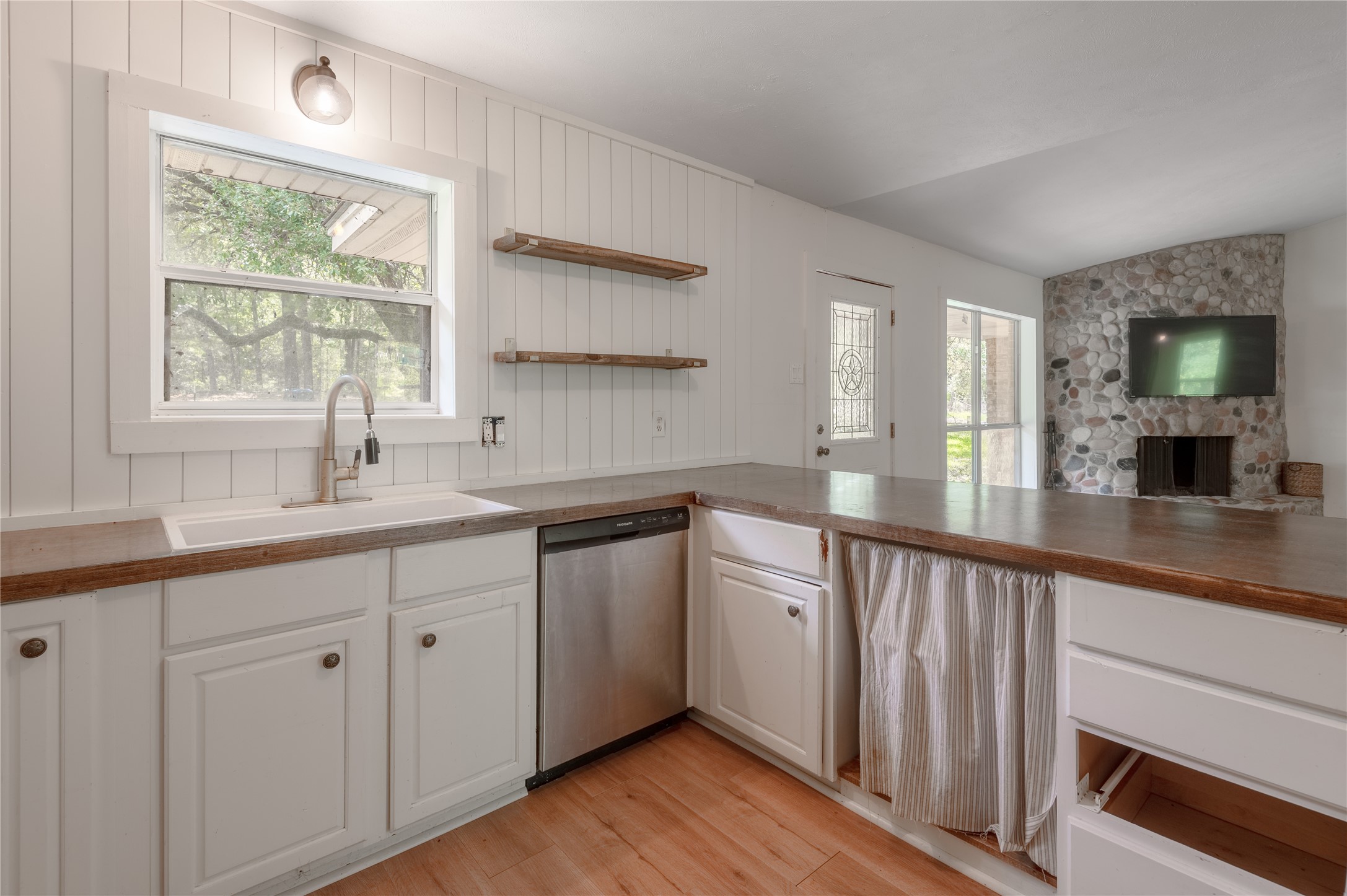 347 Shelby Property Photo 16