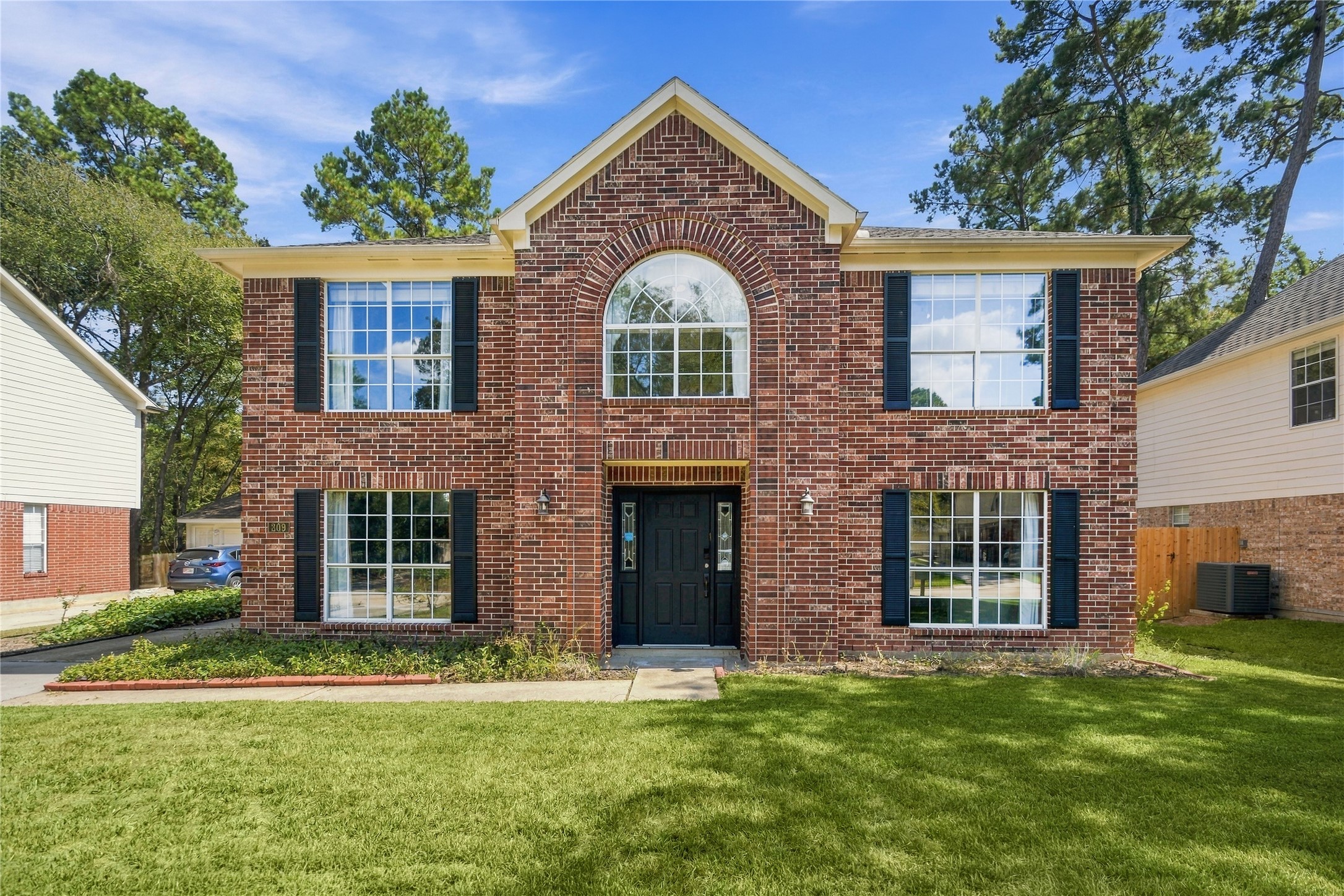 309 E Golden Arrow Circle Property Photo 1