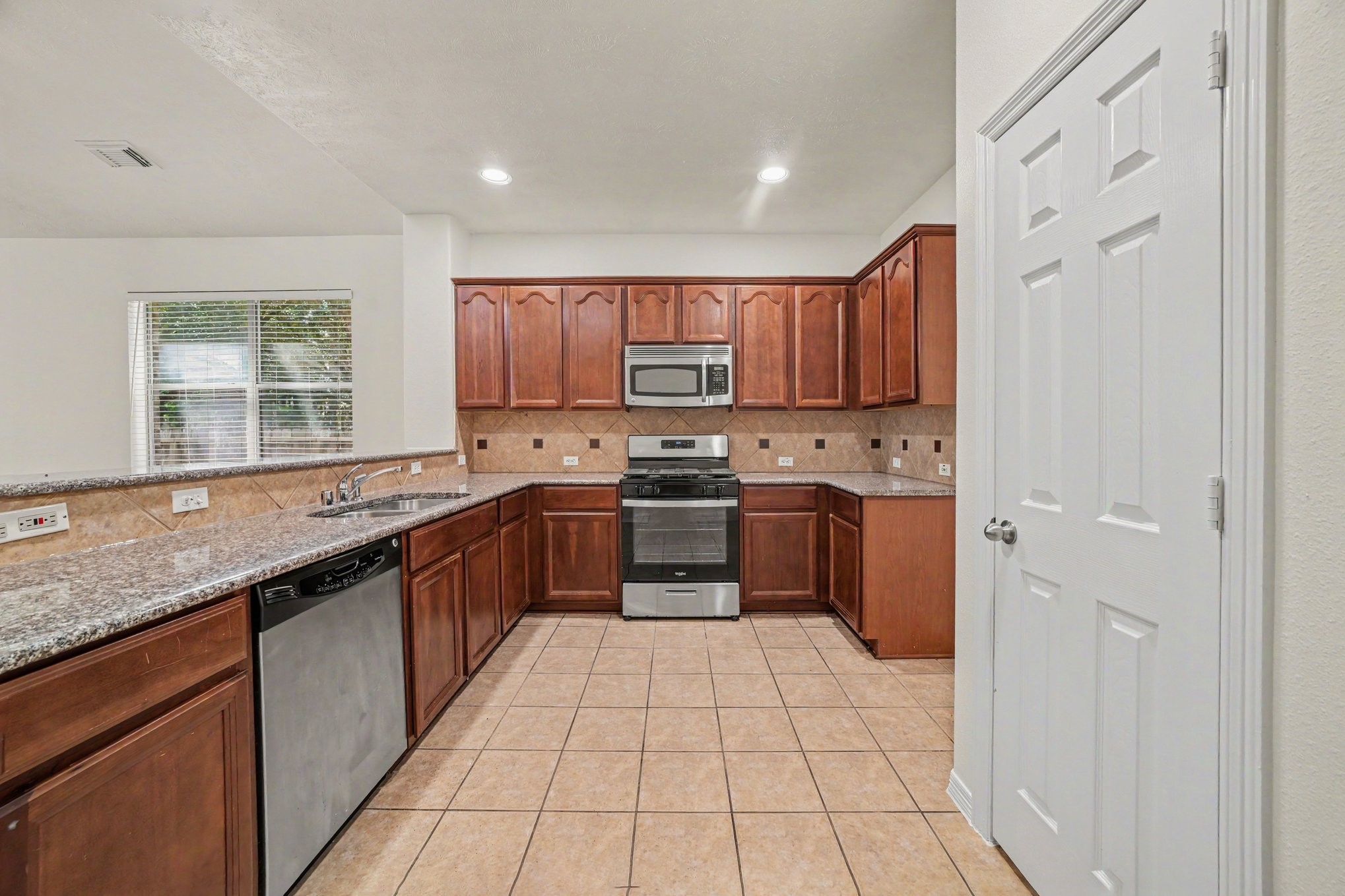 20176 Bitter Root Drive Property Photo 9