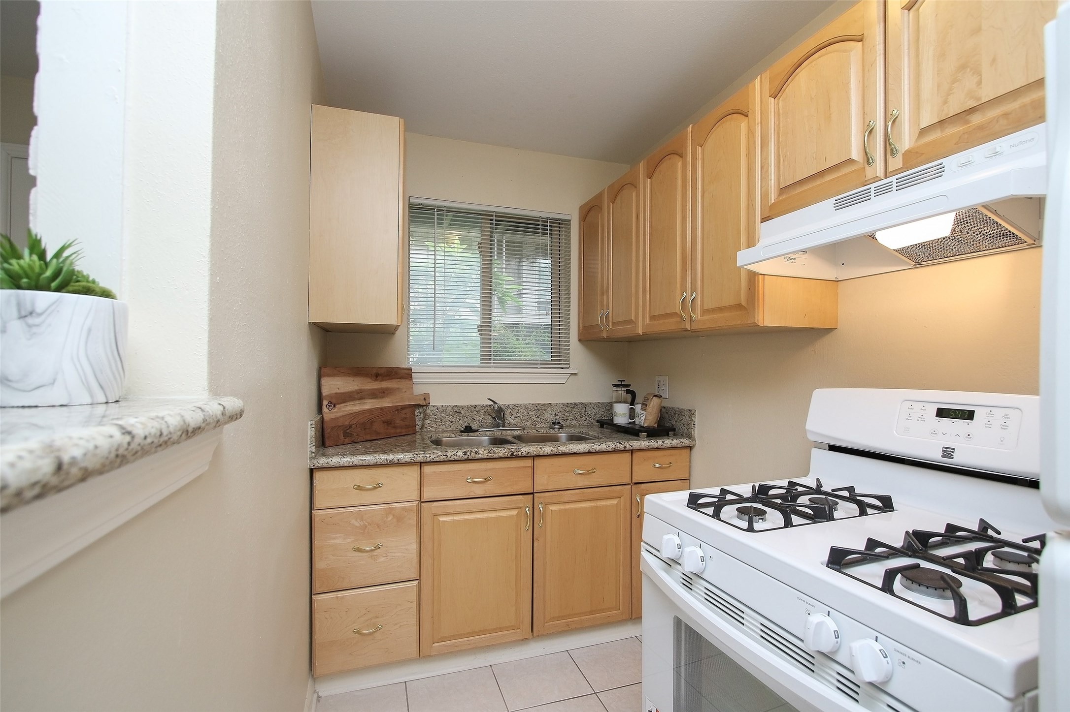 2212 Morse 4 Property Photo 7