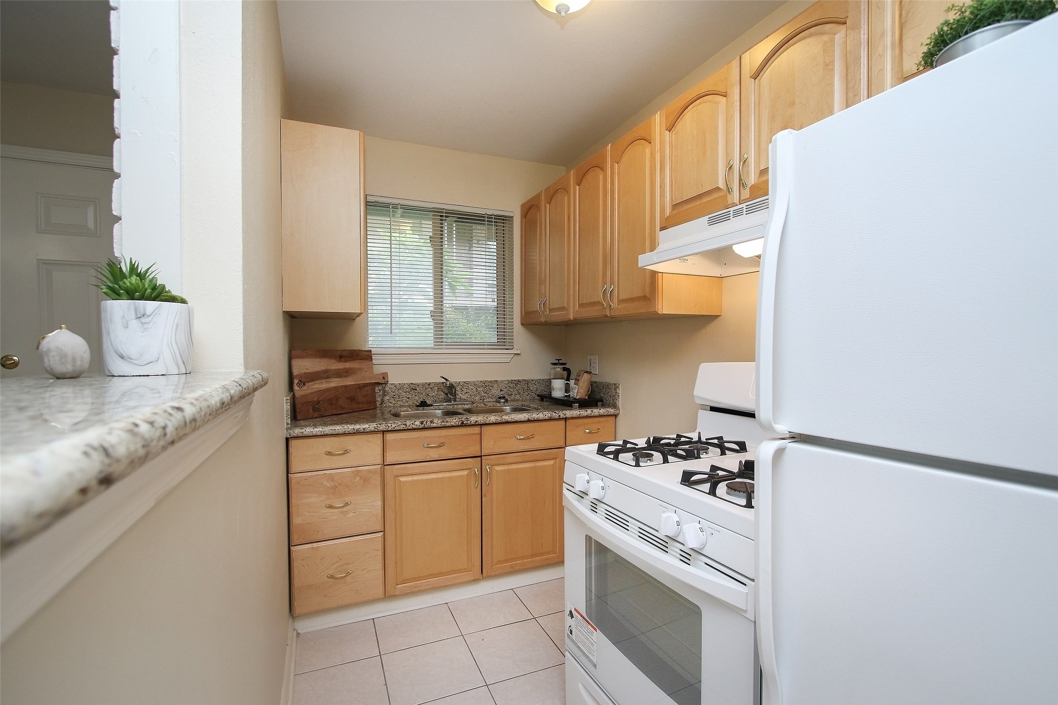2212 Morse 4 Property Photo 8