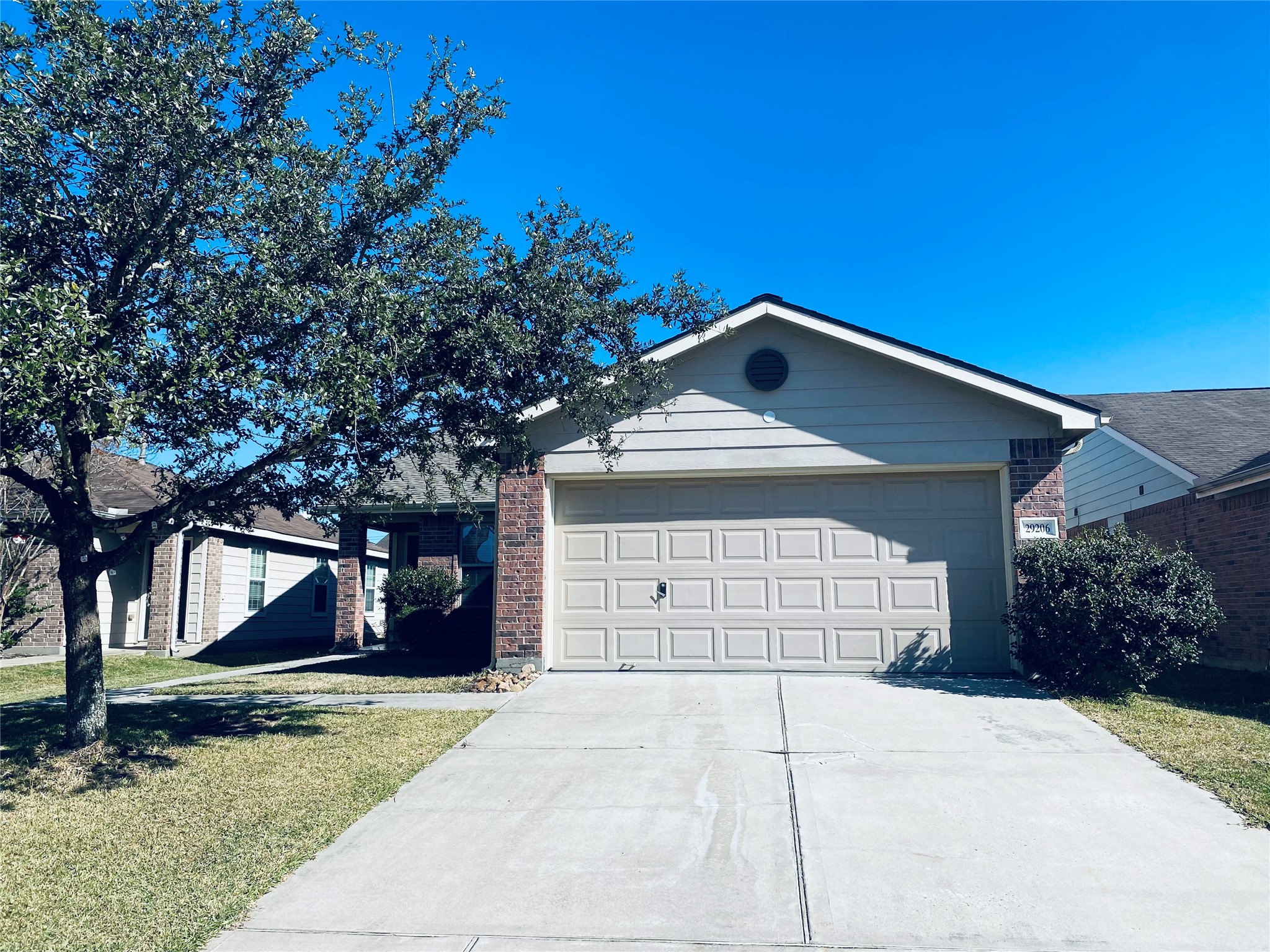 29206 Legends Valley Drive Property Photo 1