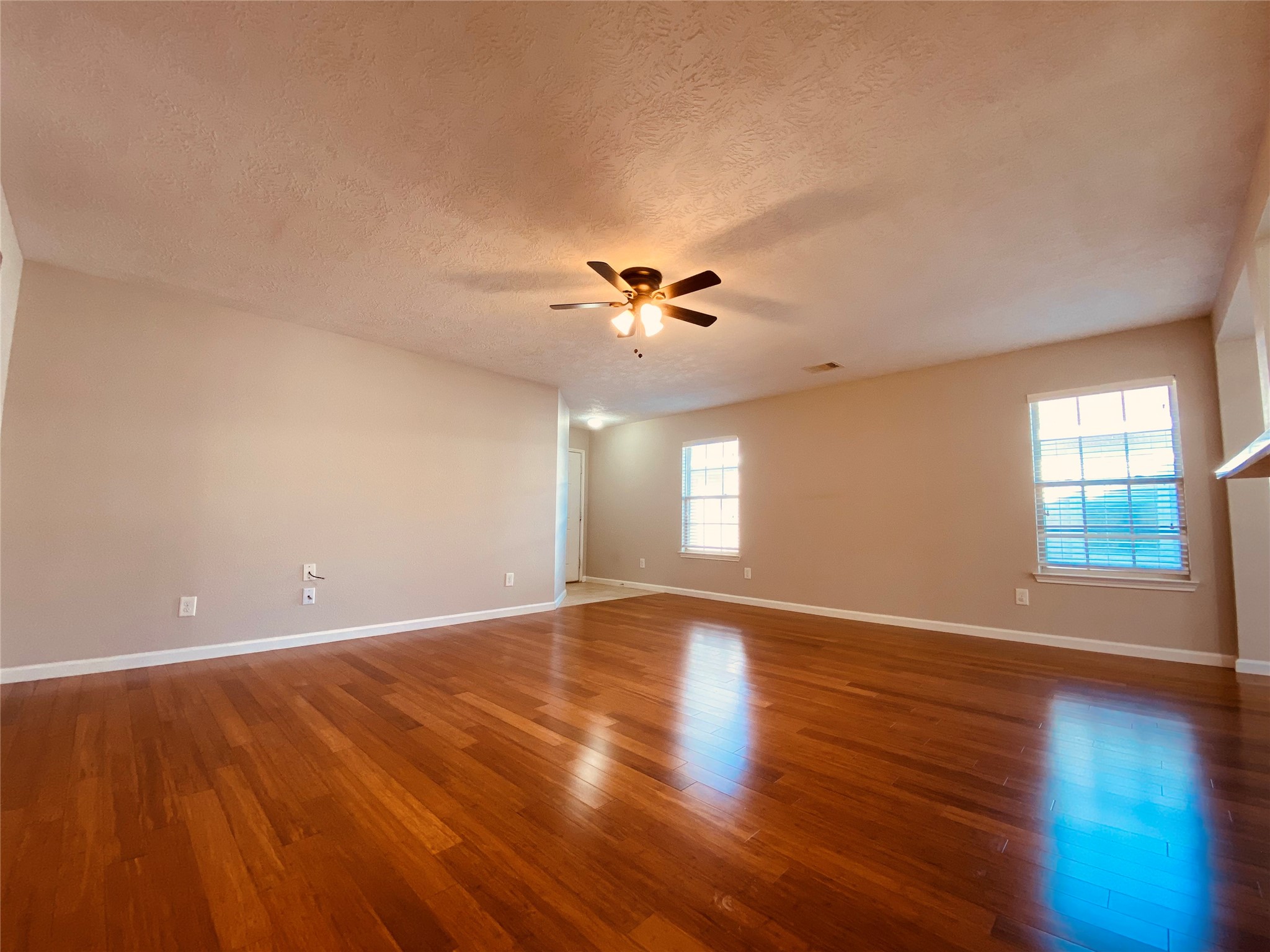 29206 Legends Valley Drive Property Photo 5