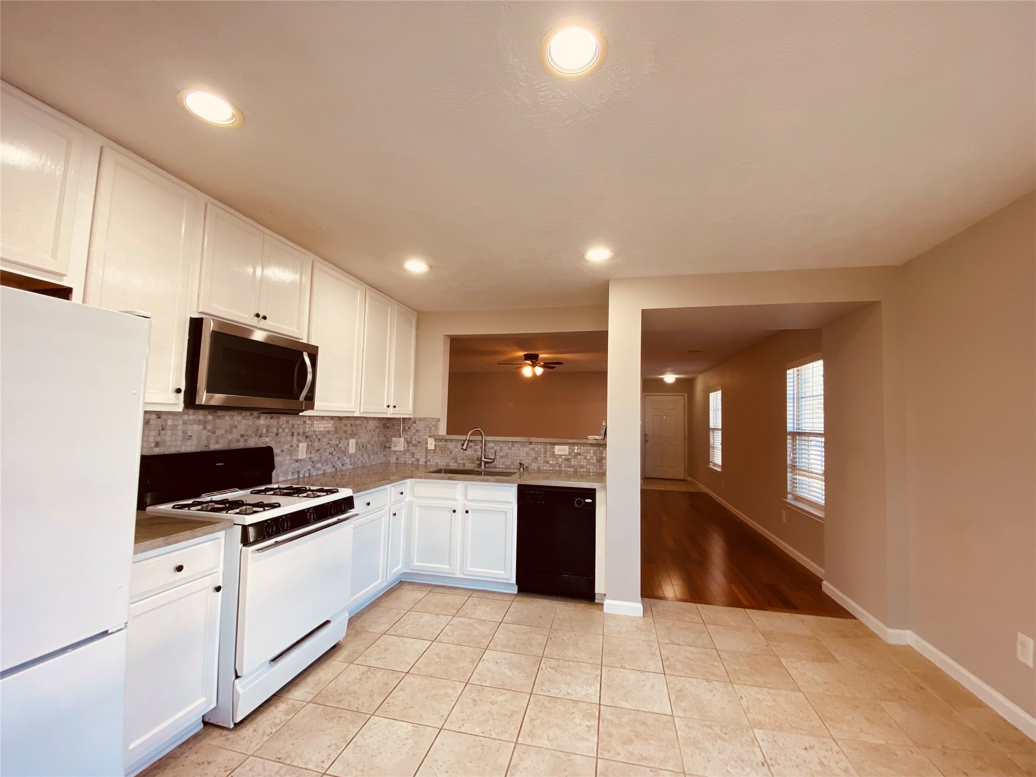 29206 Legends Valley Drive Property Photo 9